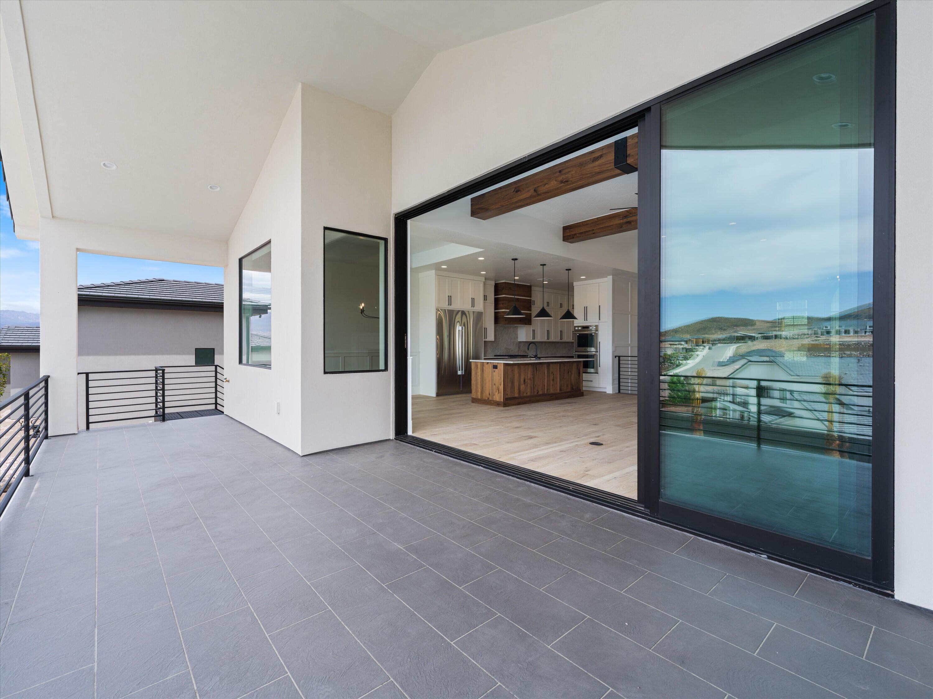 SCENIC POINTE - Residential