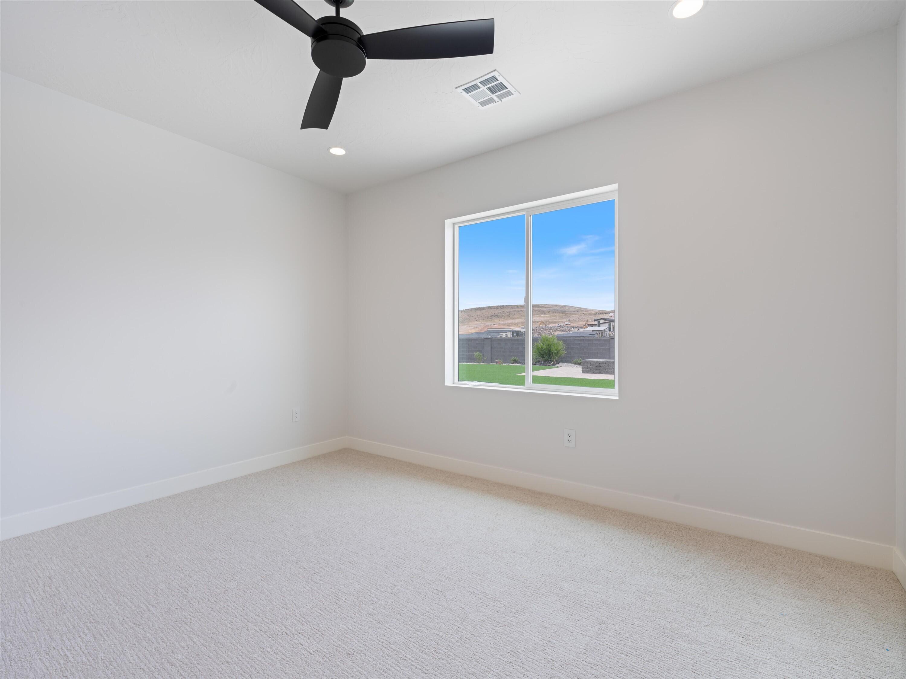 SCENIC POINTE - Residential