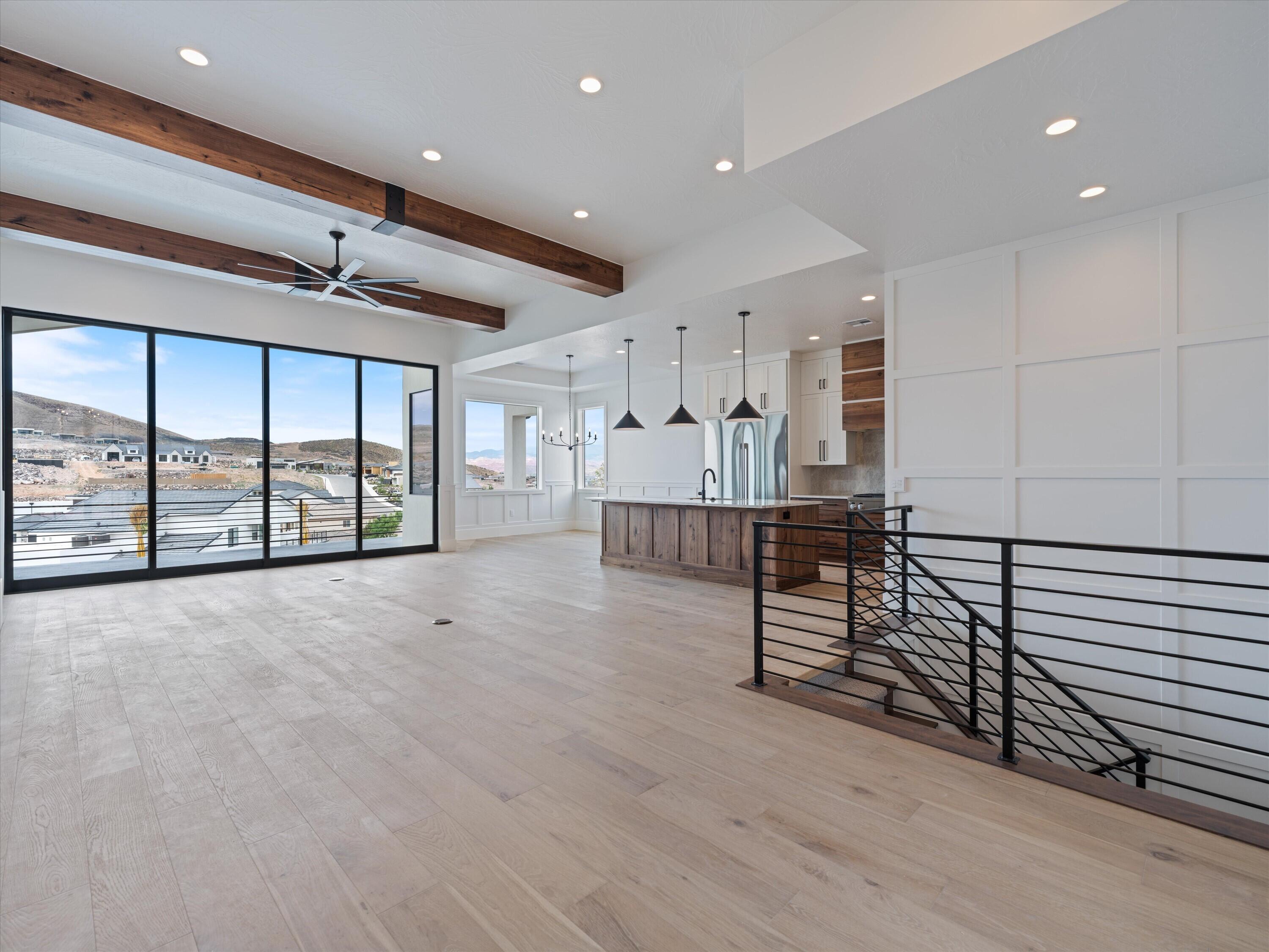 SCENIC POINTE - Residential
