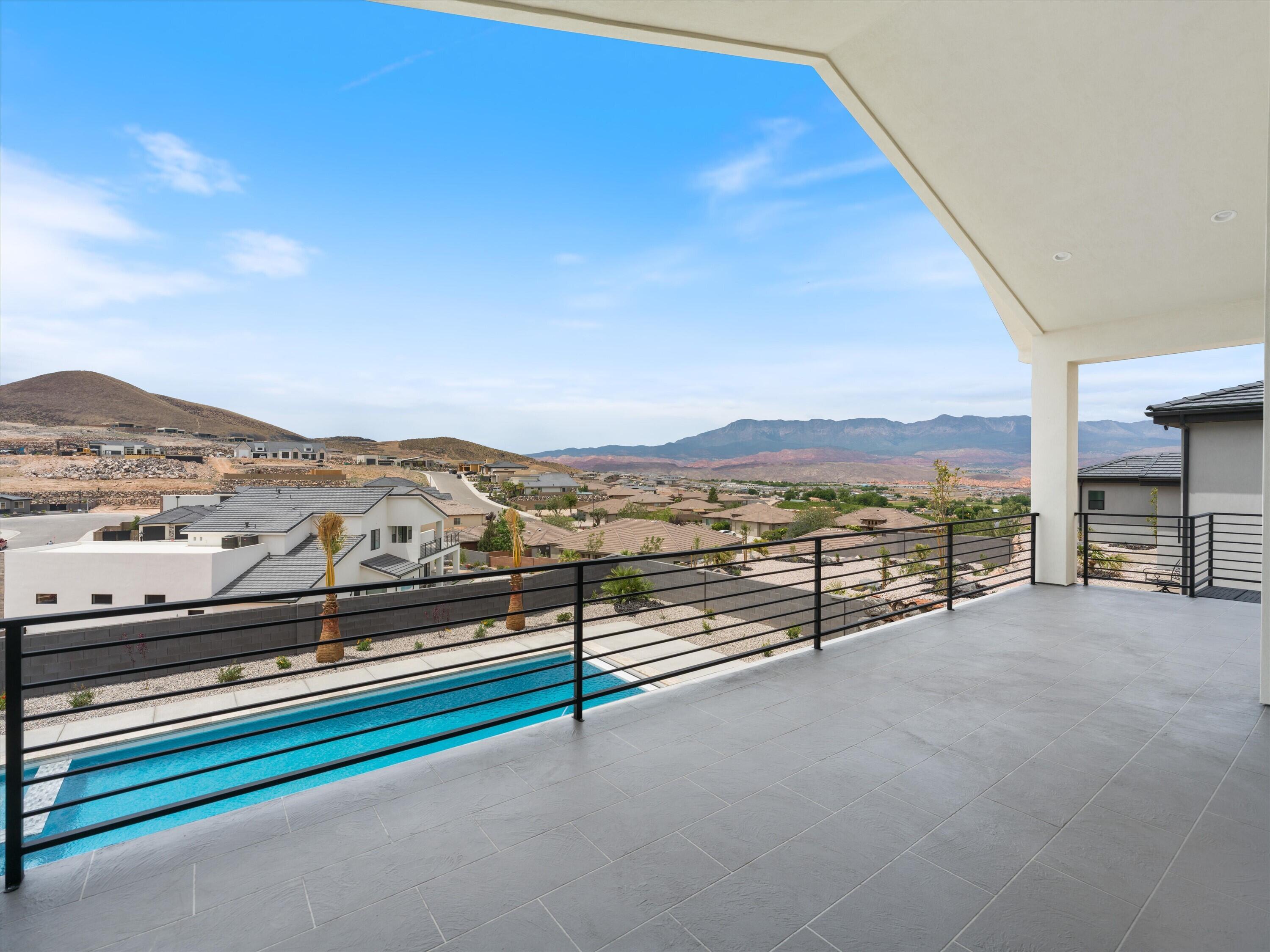 SCENIC POINTE - Residential