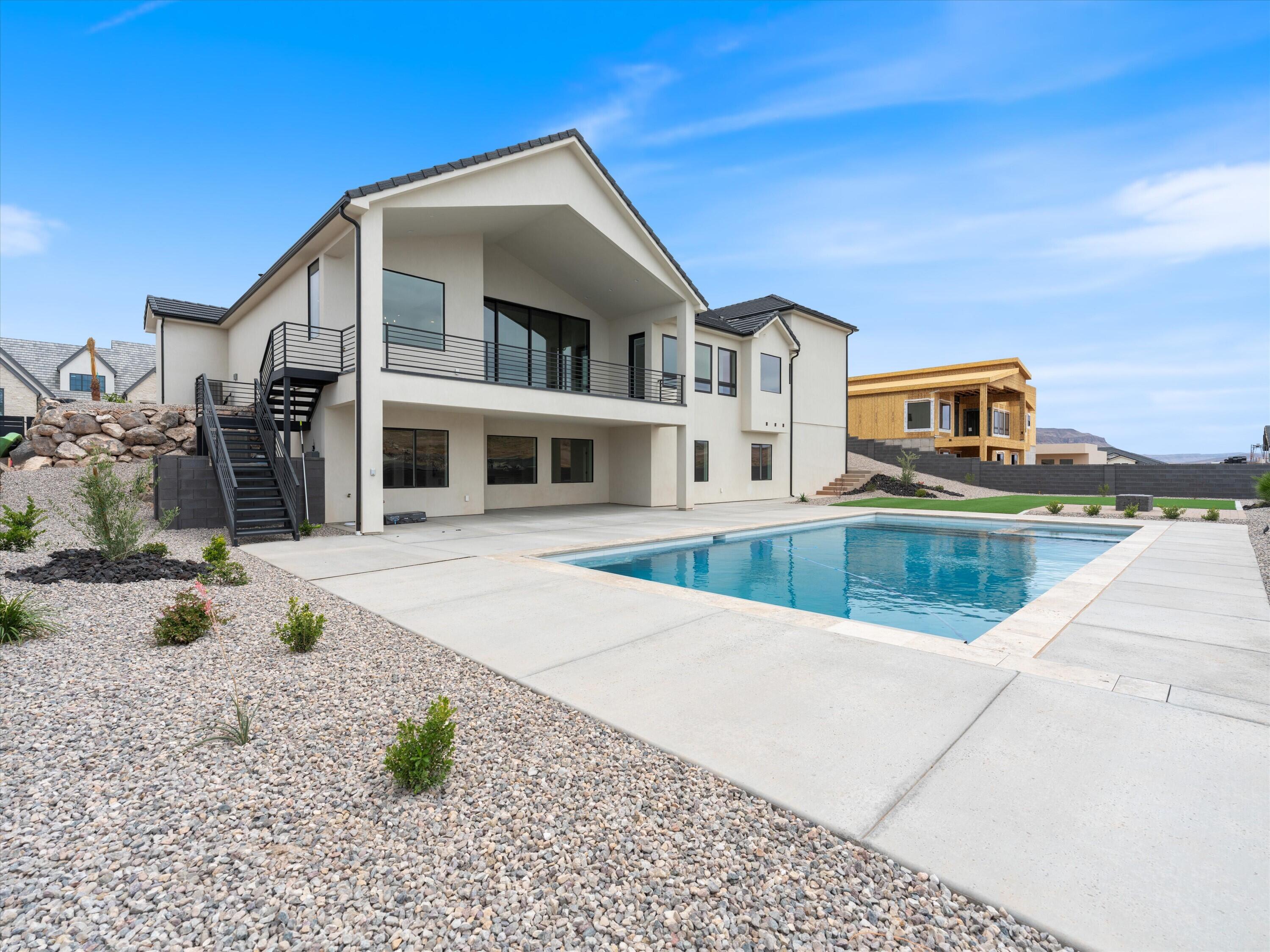 SCENIC POINTE - Residential