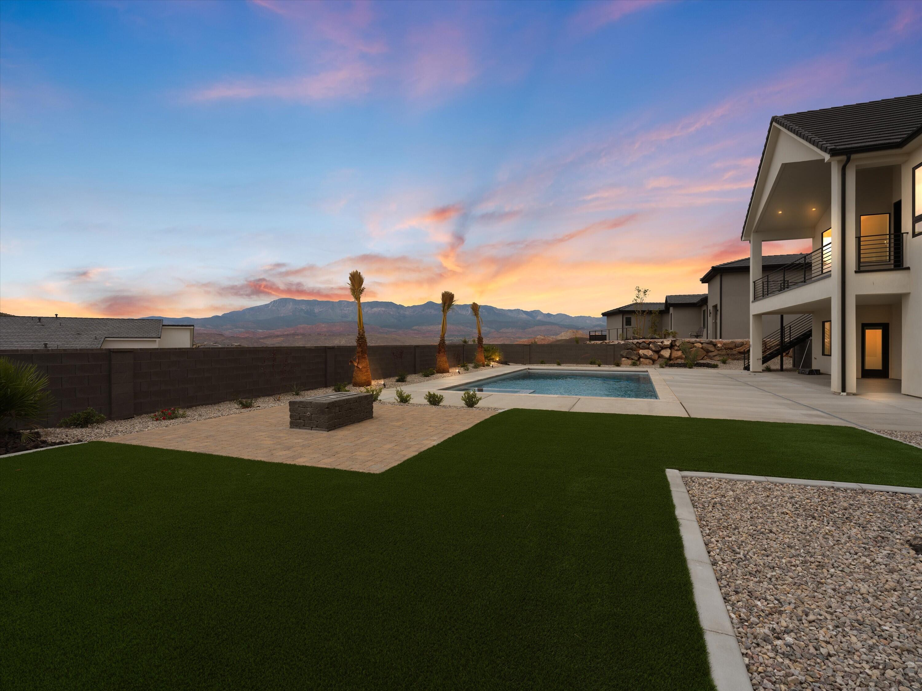 SCENIC POINTE - Residential
