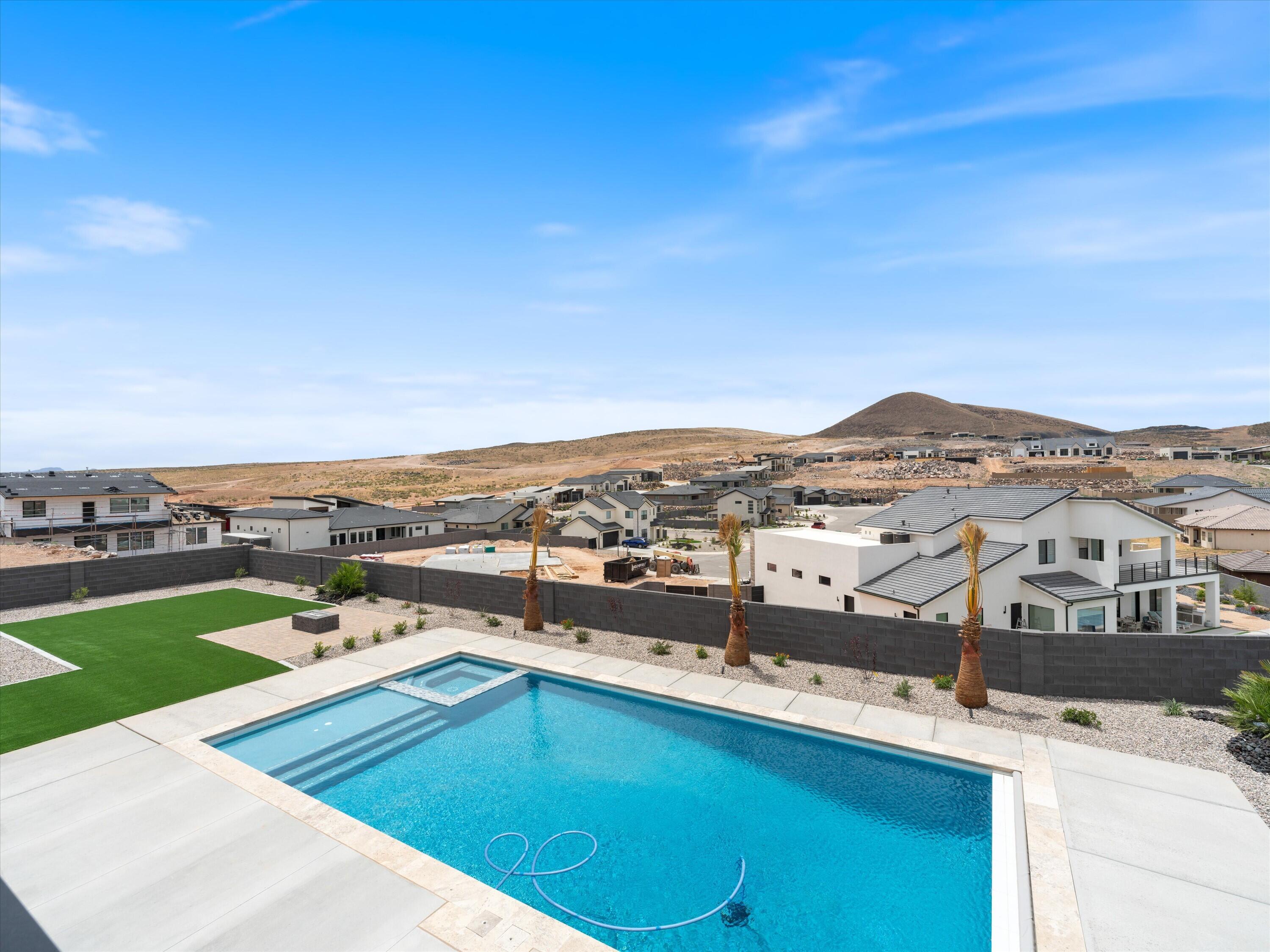 SCENIC POINTE - Residential