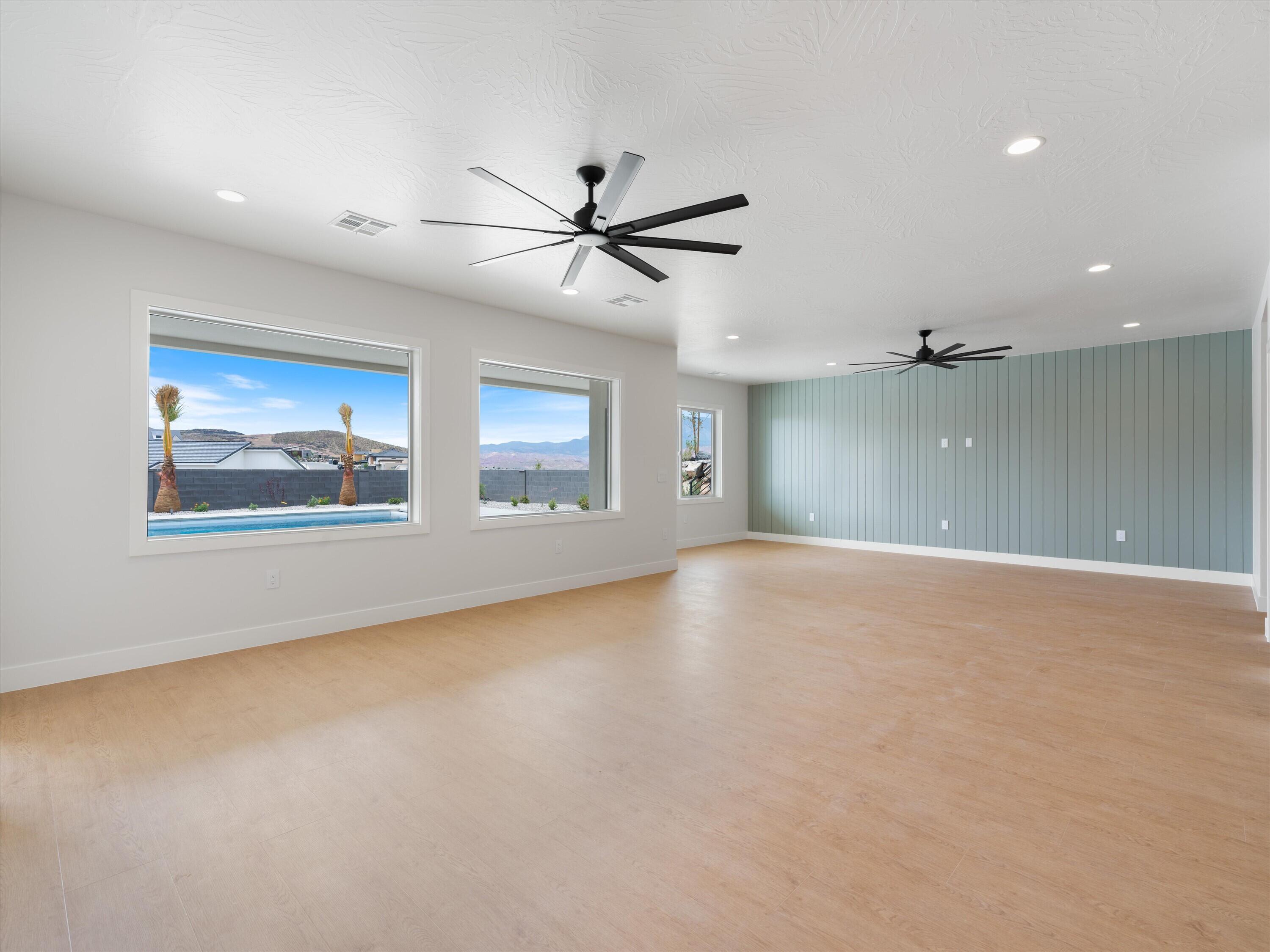 SCENIC POINTE - Residential