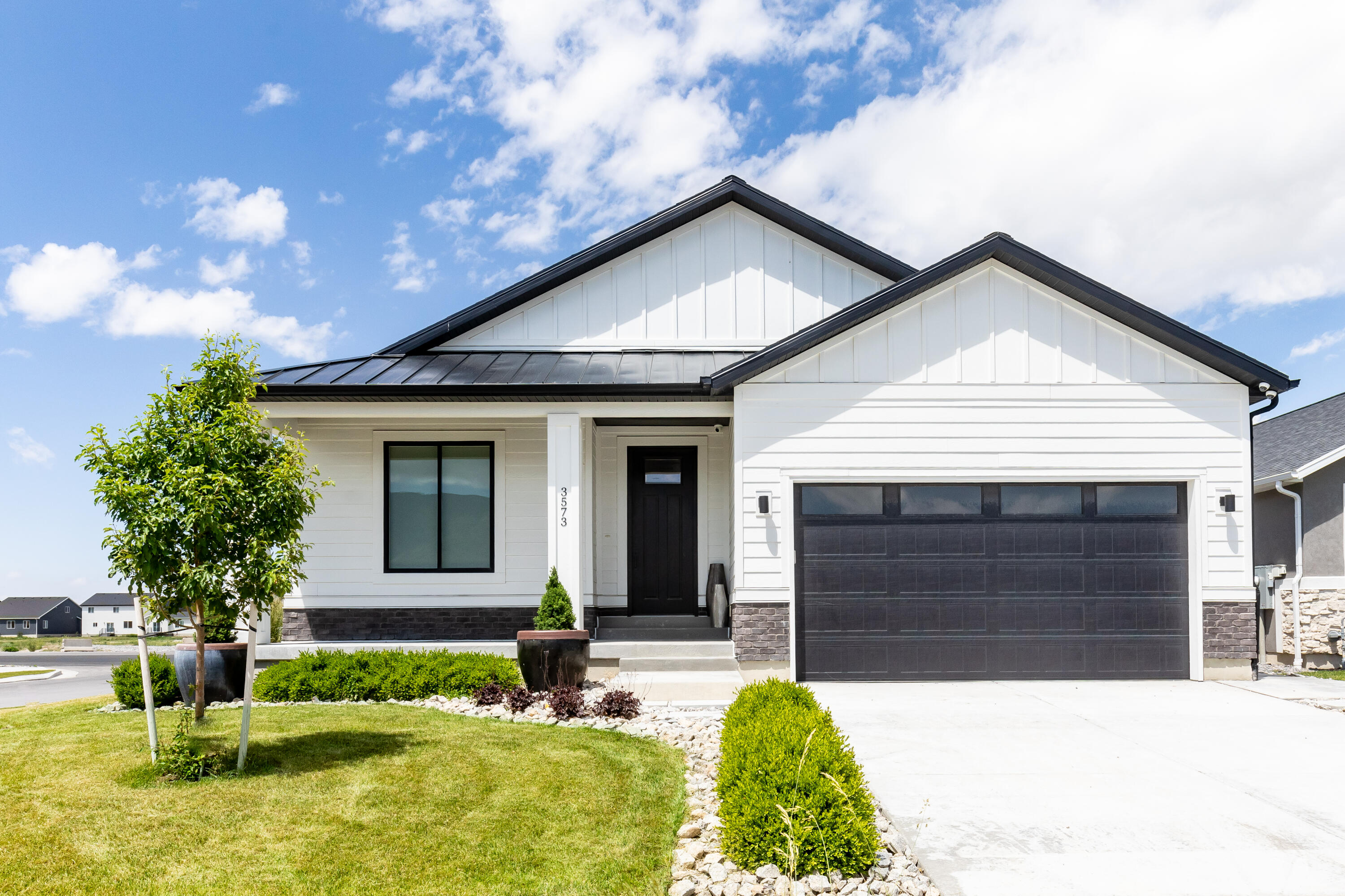 **PHOTOS ARE FOR REFERENCE ONLY. THIS HOME IS UNDER CONSTRUCTION AND TO BE BUILT**