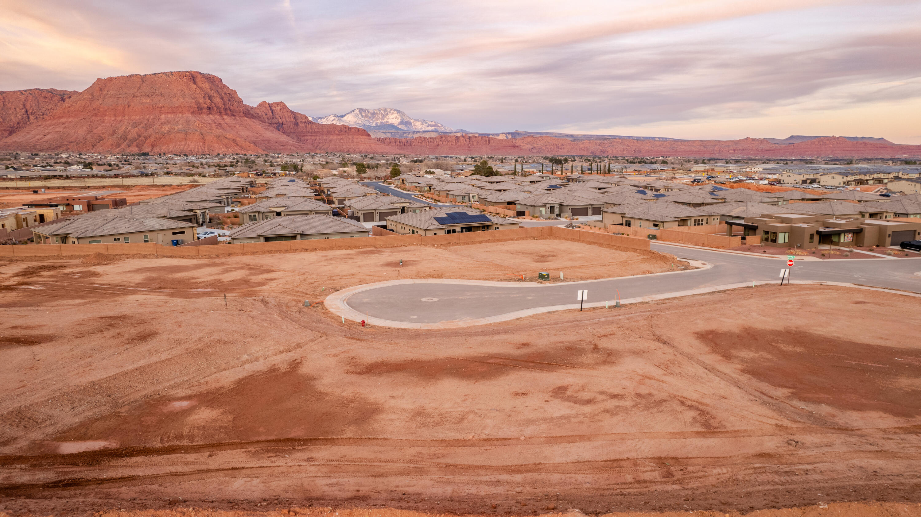 MOJAVE FLATS - Land