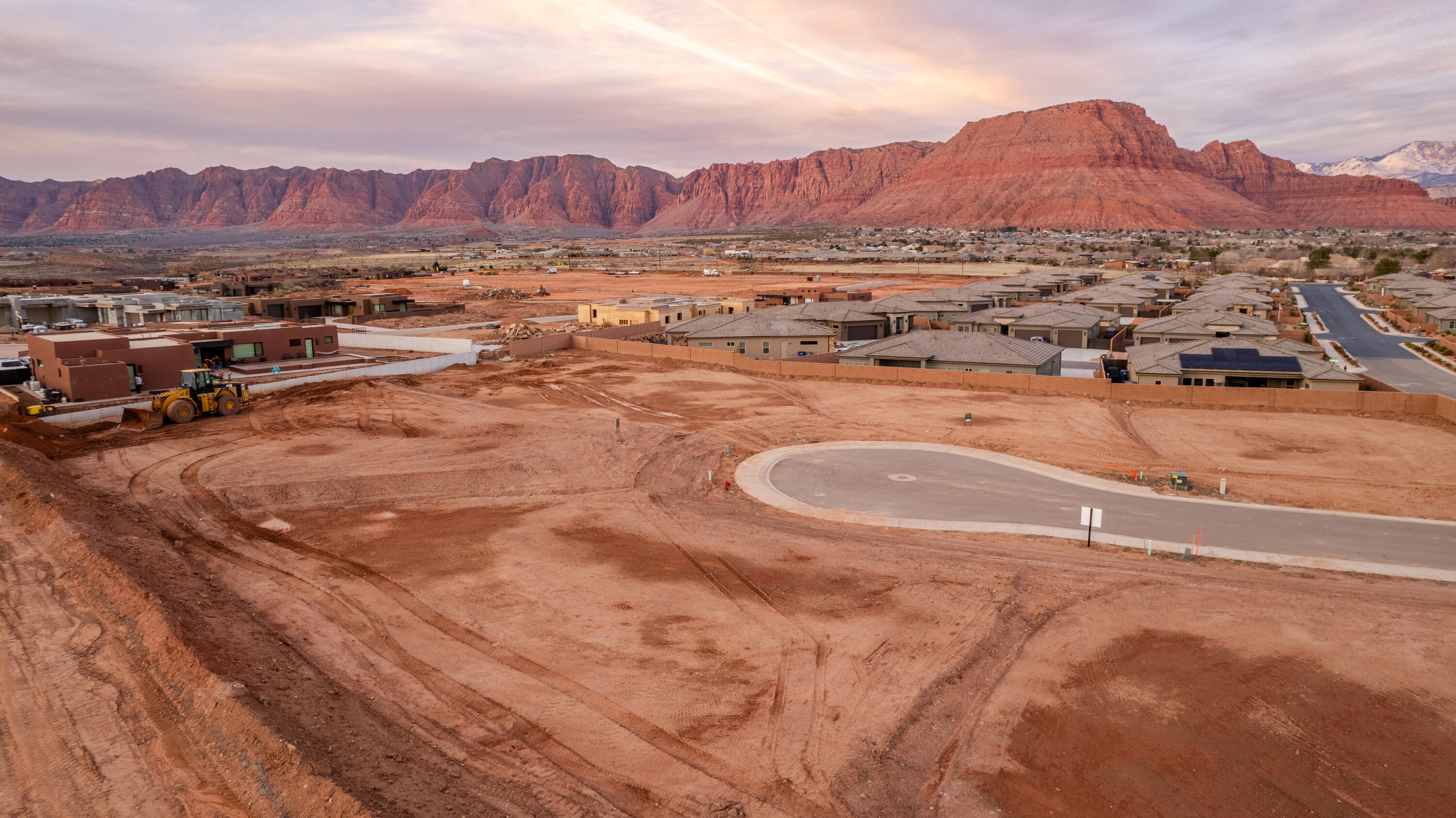 MOJAVE FLATS - Land