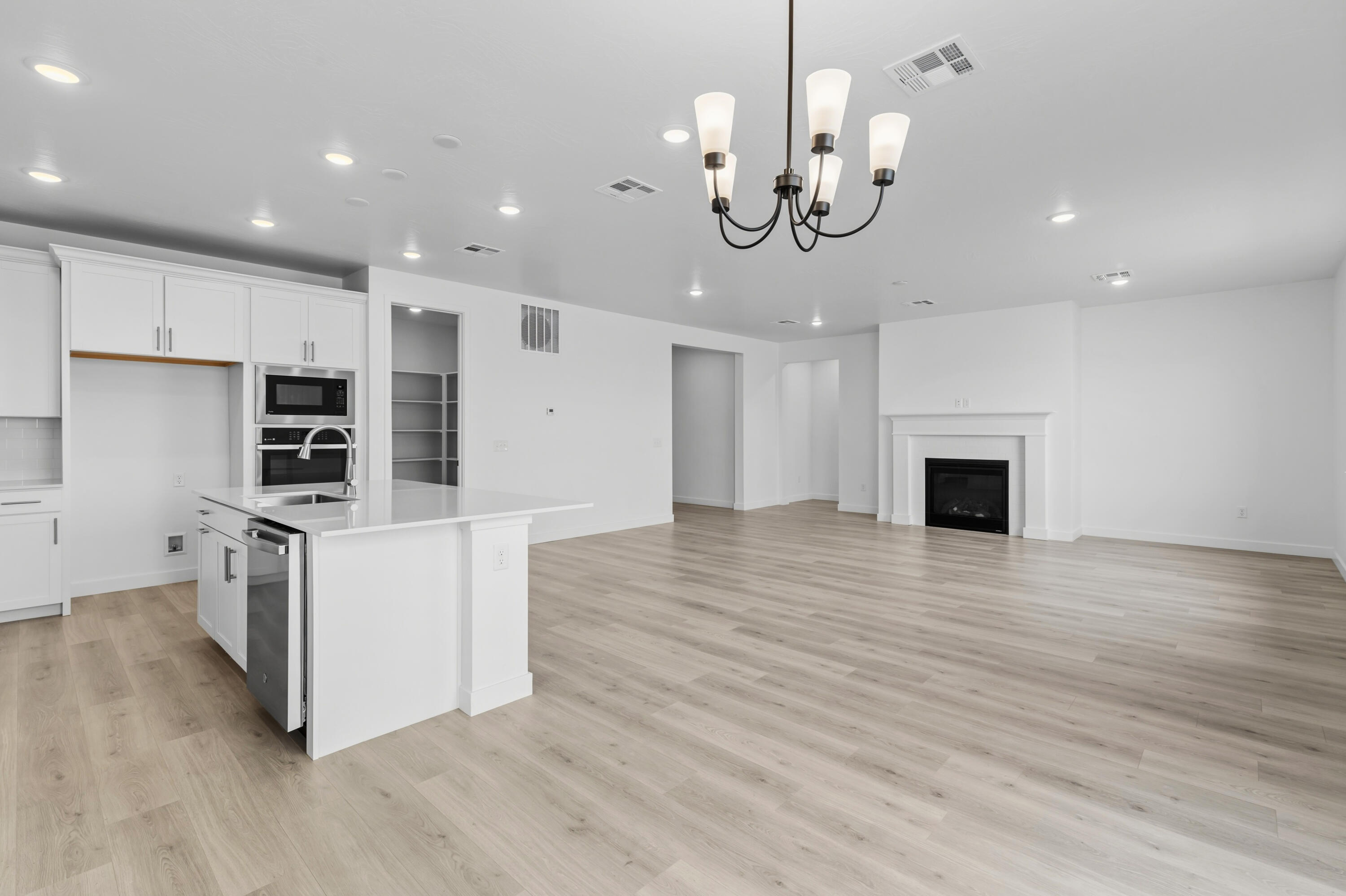 RED SLATE ESTATES - Residential