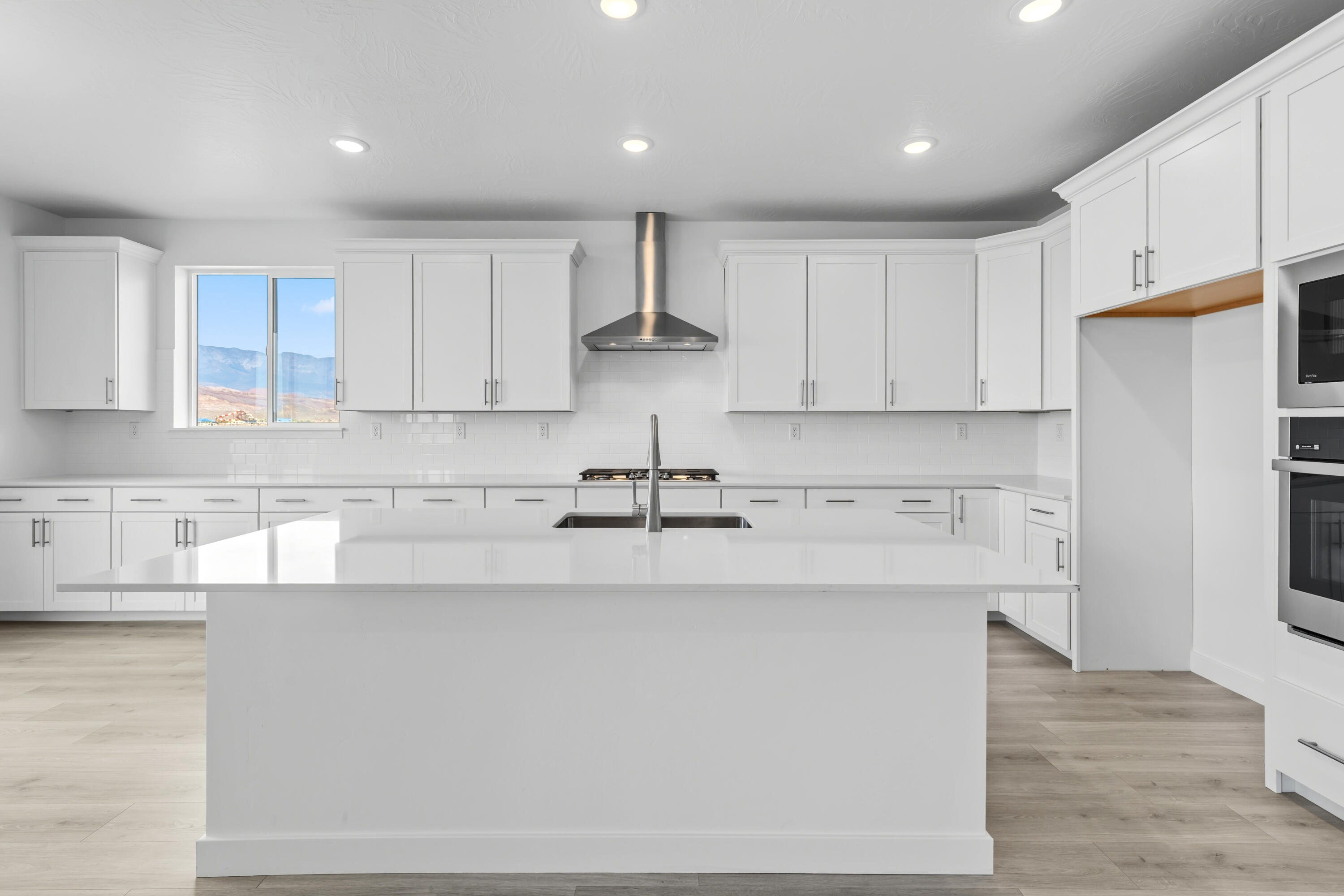 RED SLATE ESTATES - Residential
