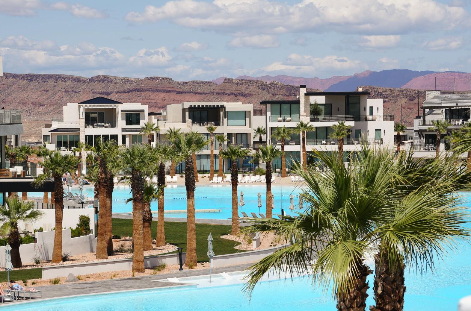 DESERT COLOR RESORT - Residential