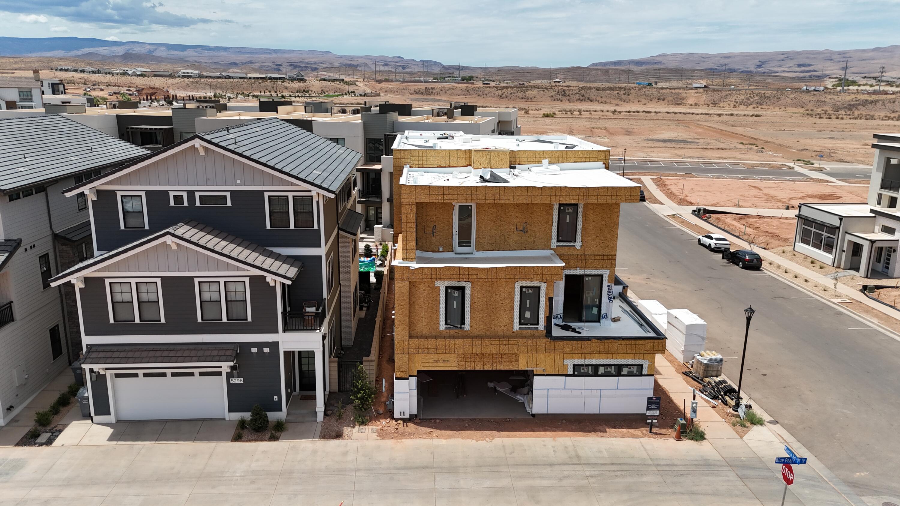 DESERT COLOR RESORT - Residential