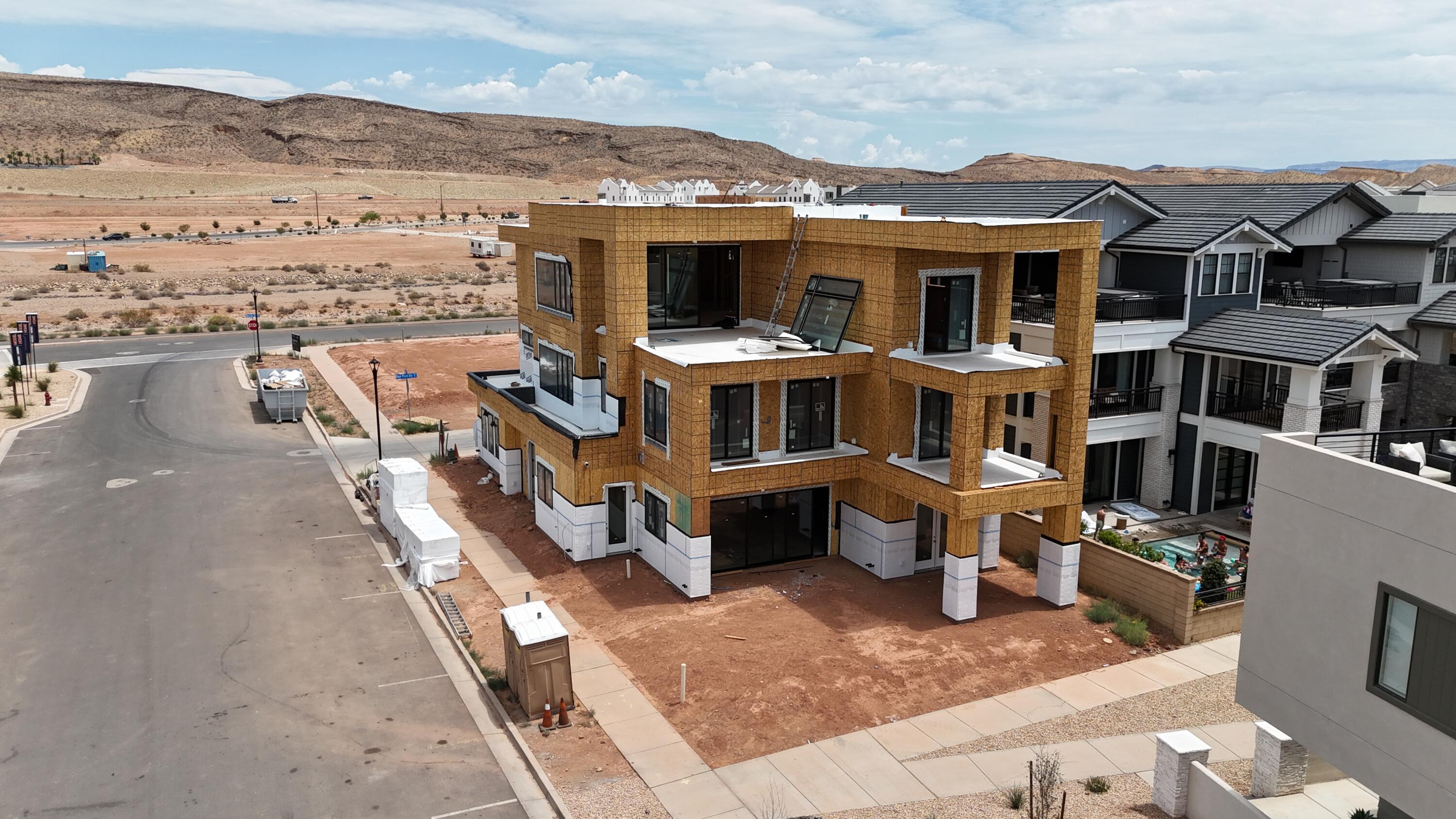 DESERT COLOR RESORT - Residential