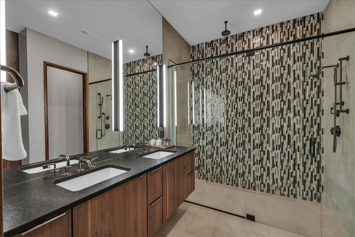 SENTIERRE PADRE CANYON - Residential