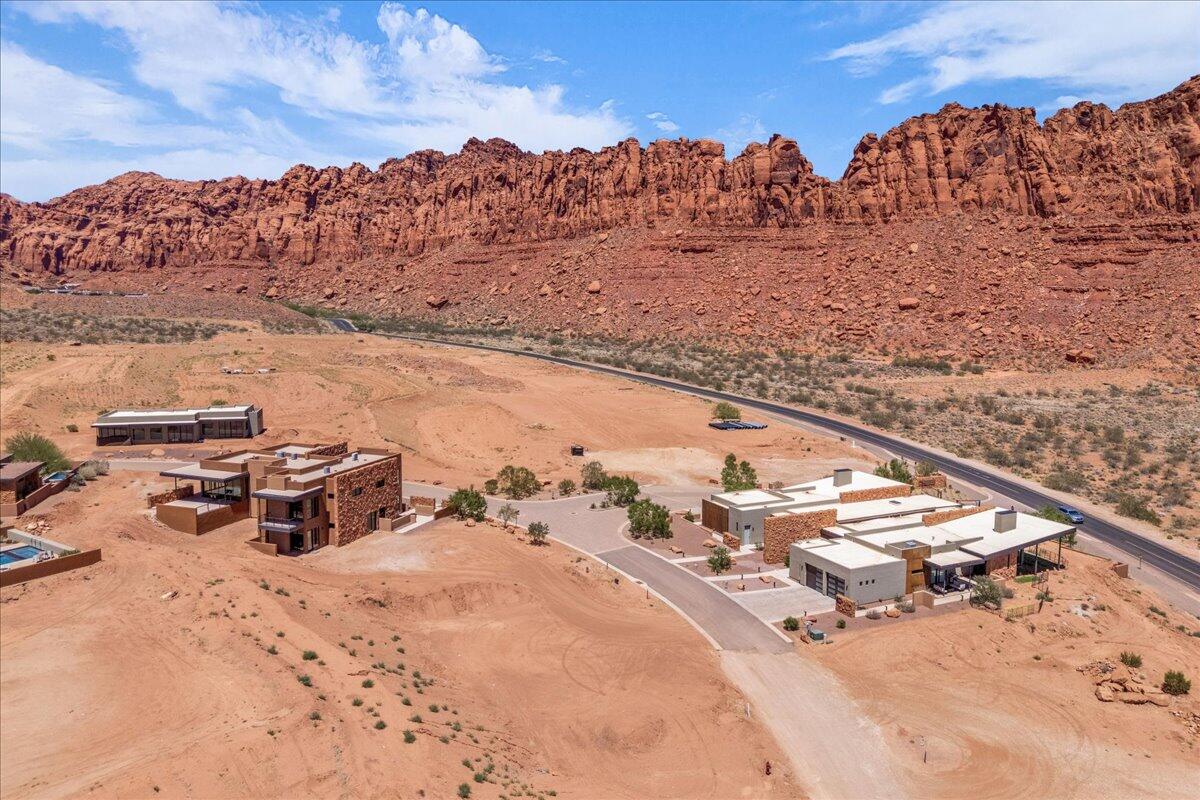 SENTIERRE PADRE CANYON - Residential
