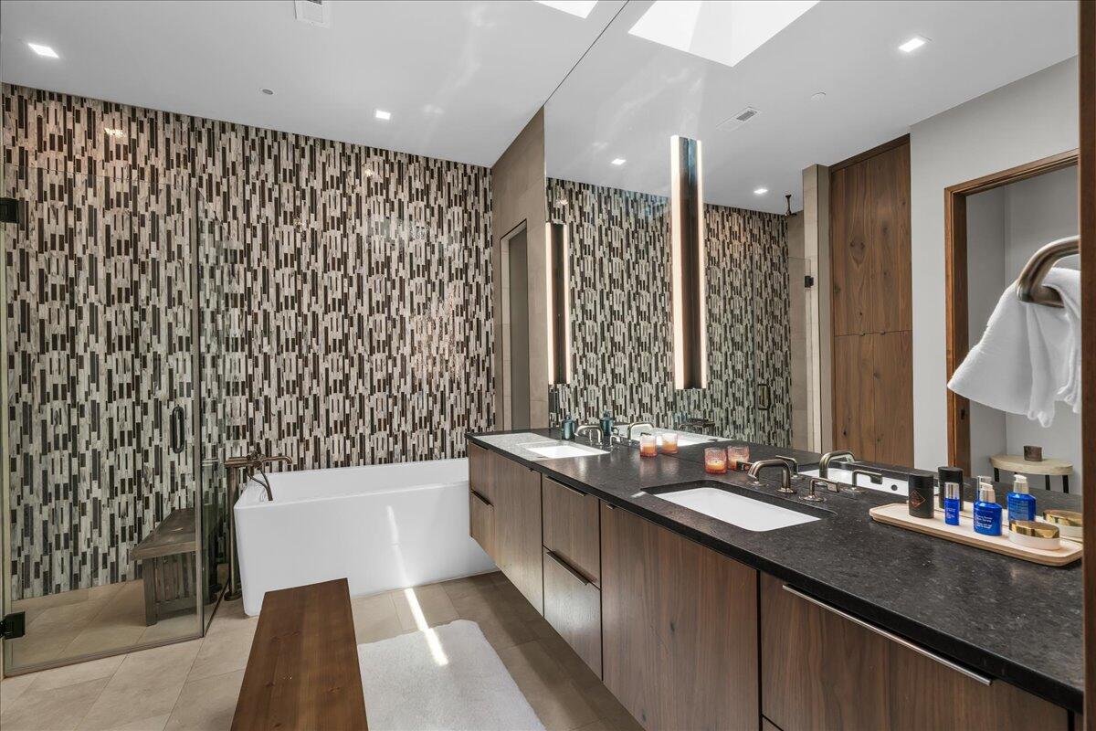 SENTIERRE PADRE CANYON - Residential