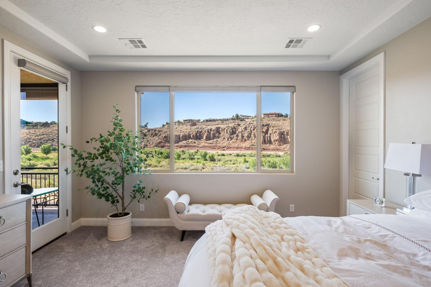 RIVERSIDE CLIFFS - Residential