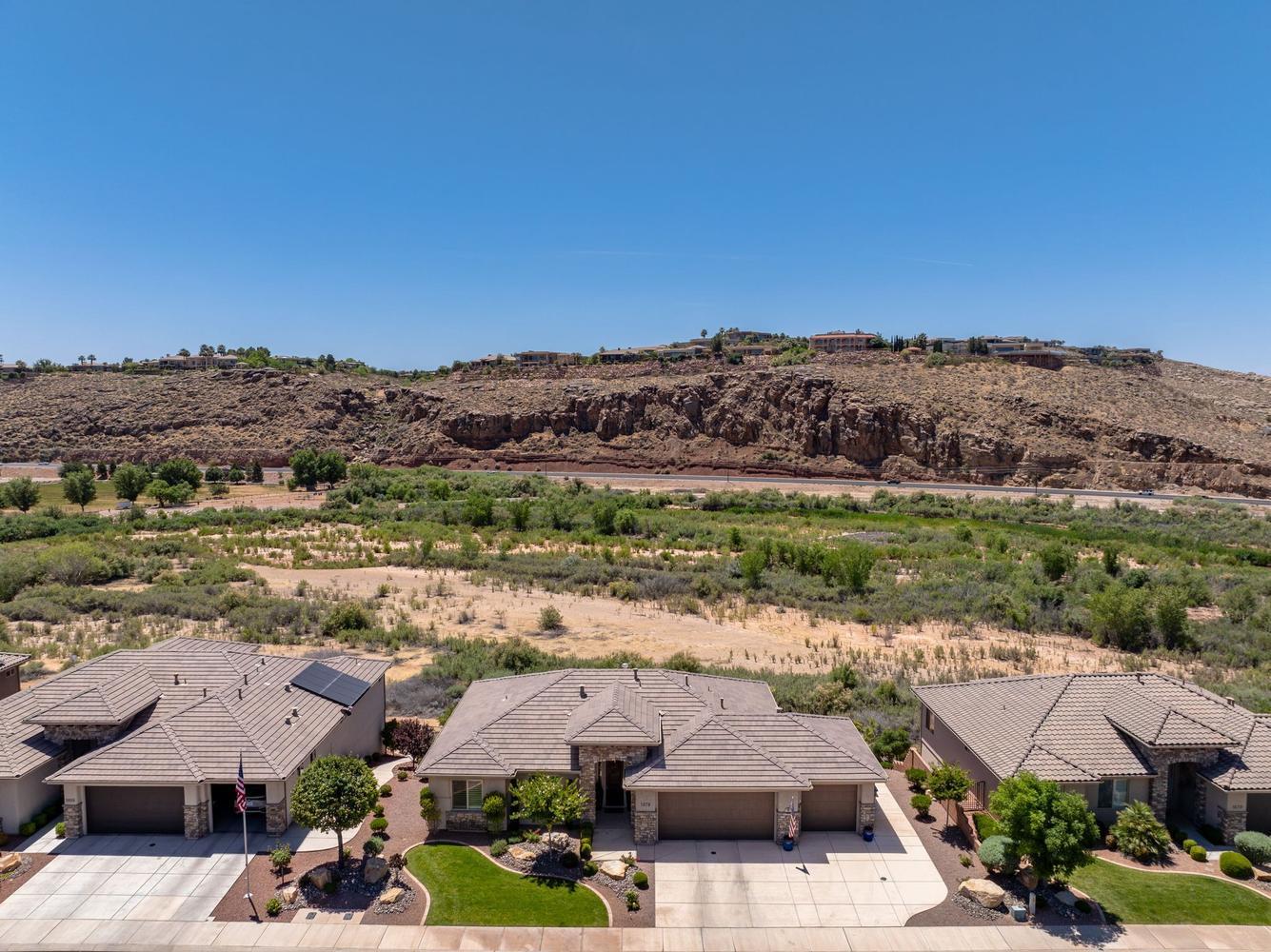 RIVERSIDE CLIFFS - Residential