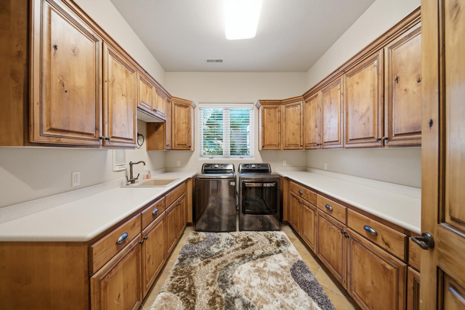 STONE CLIFF - Residential