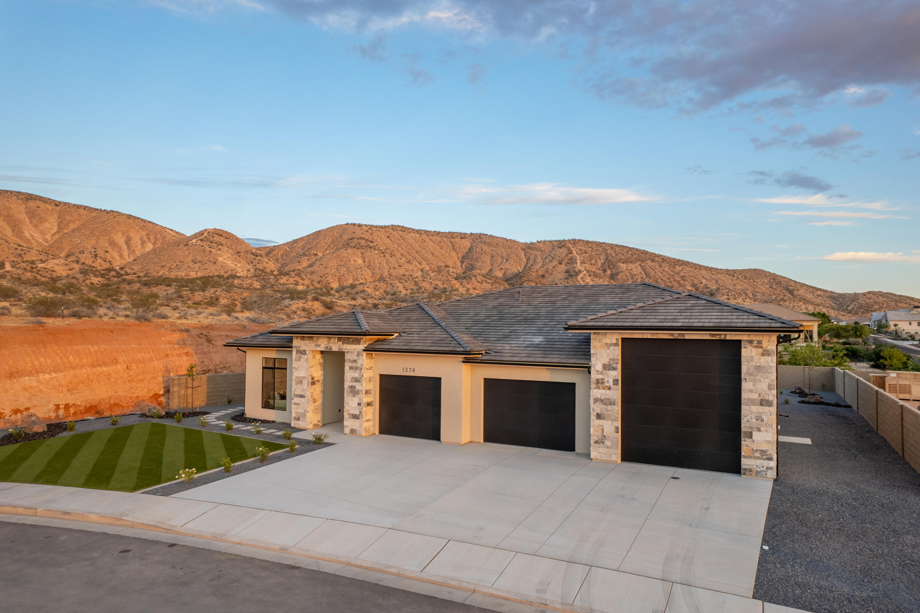 HEIGHTS AT WASHINGTON BENCH - Residential