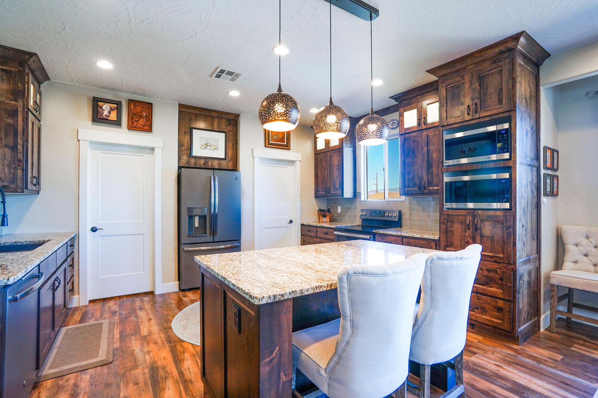 CORNERSTONE - Residential