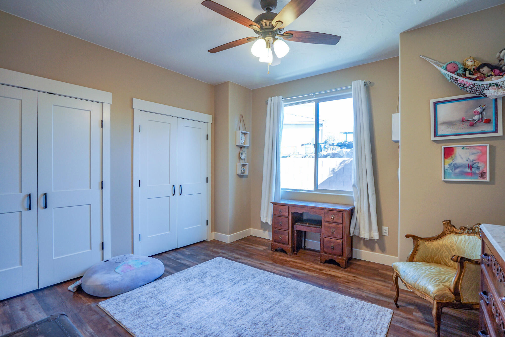 CORNERSTONE - Residential