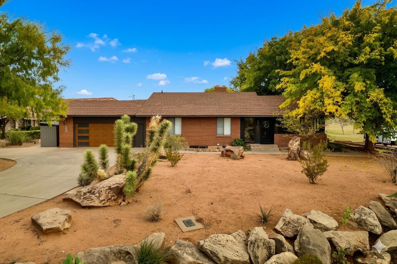 BLOOMINGTON COUNTRY CLUB - Residential