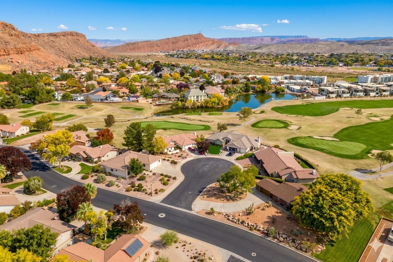 BLOOMINGTON COUNTRY CLUB - Residential