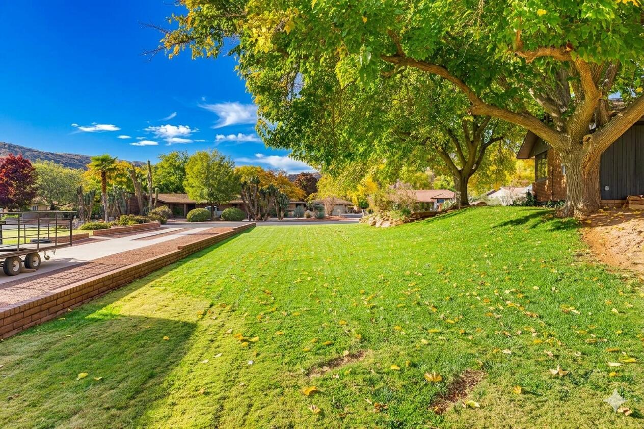 BLOOMINGTON COUNTRY CLUB - Residential
