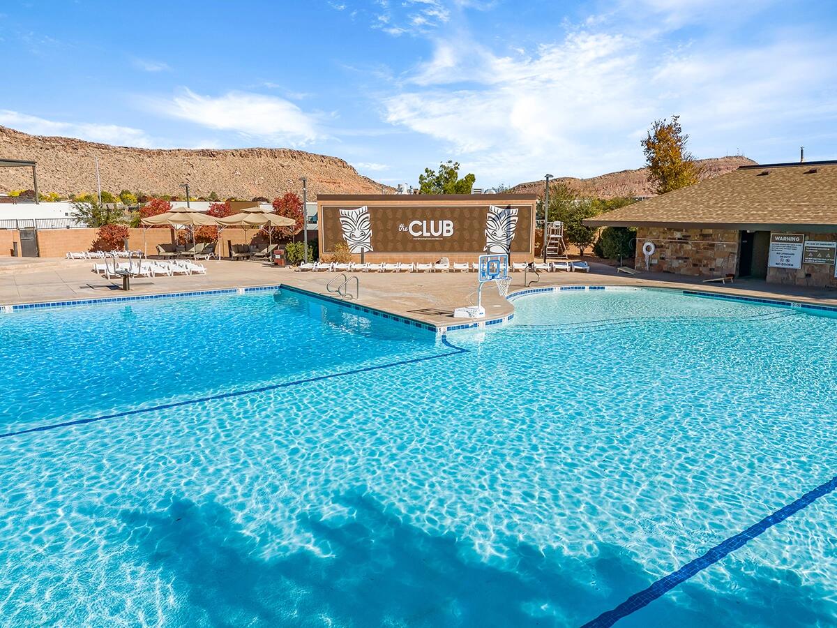 BLOOMINGTON COUNTRY CLUB - Residential