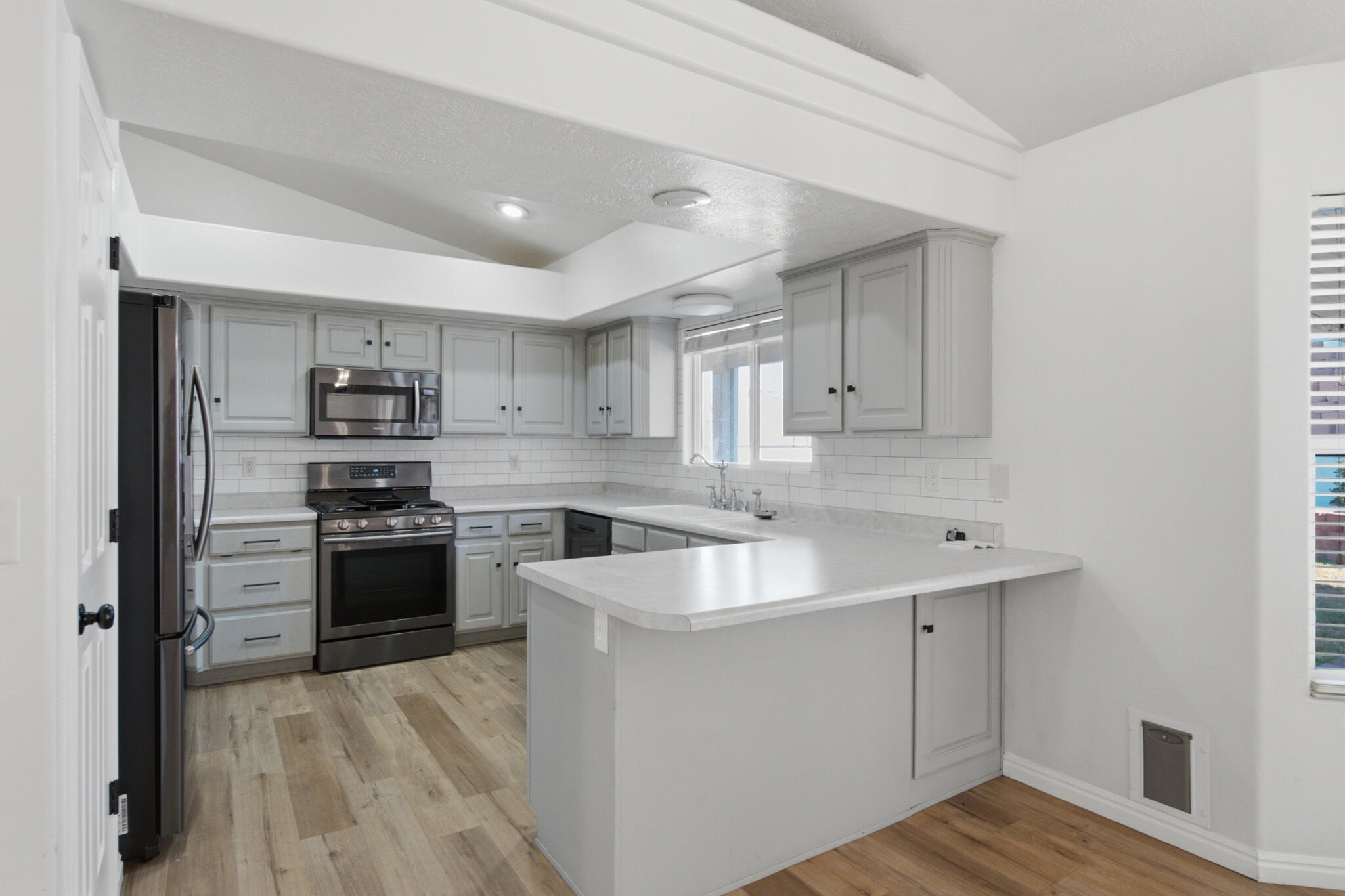 PIONEER COVE - Residential