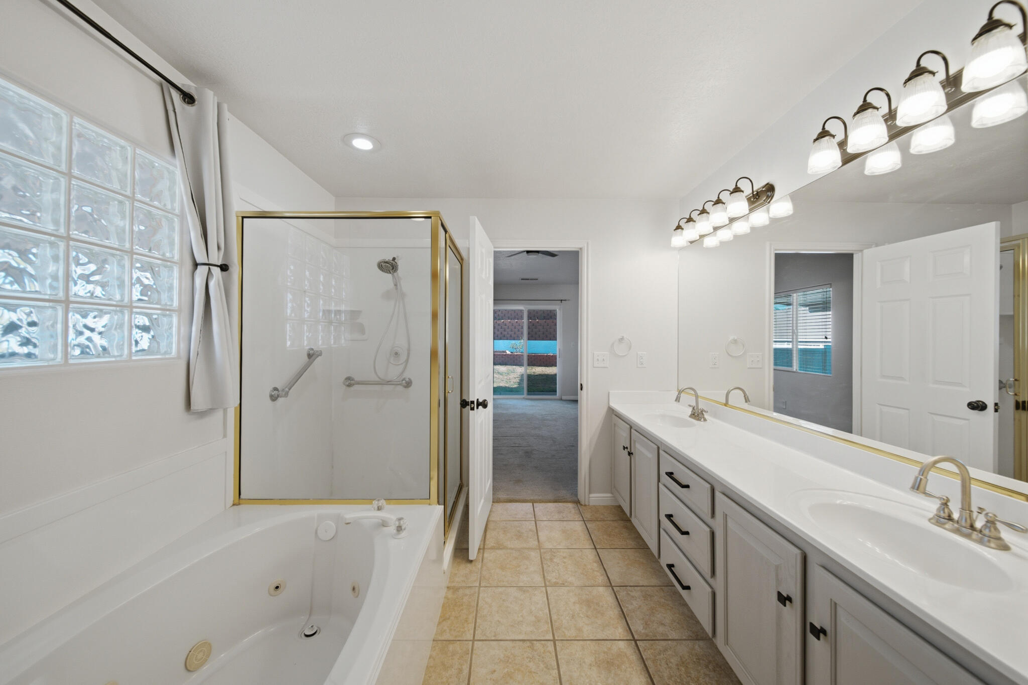PIONEER COVE - Residential