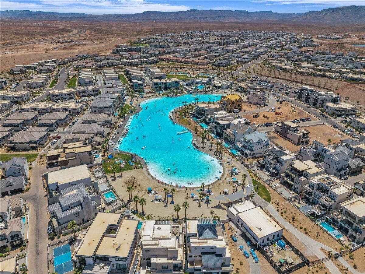DESERT COLOR AUBURN HILLS CONDOMINIUMS - Residential