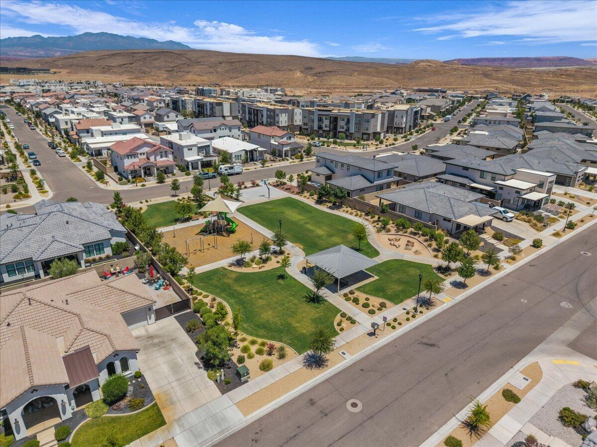DESERT COLOR AUBURN HILLS CONDOMINIUMS - Residential