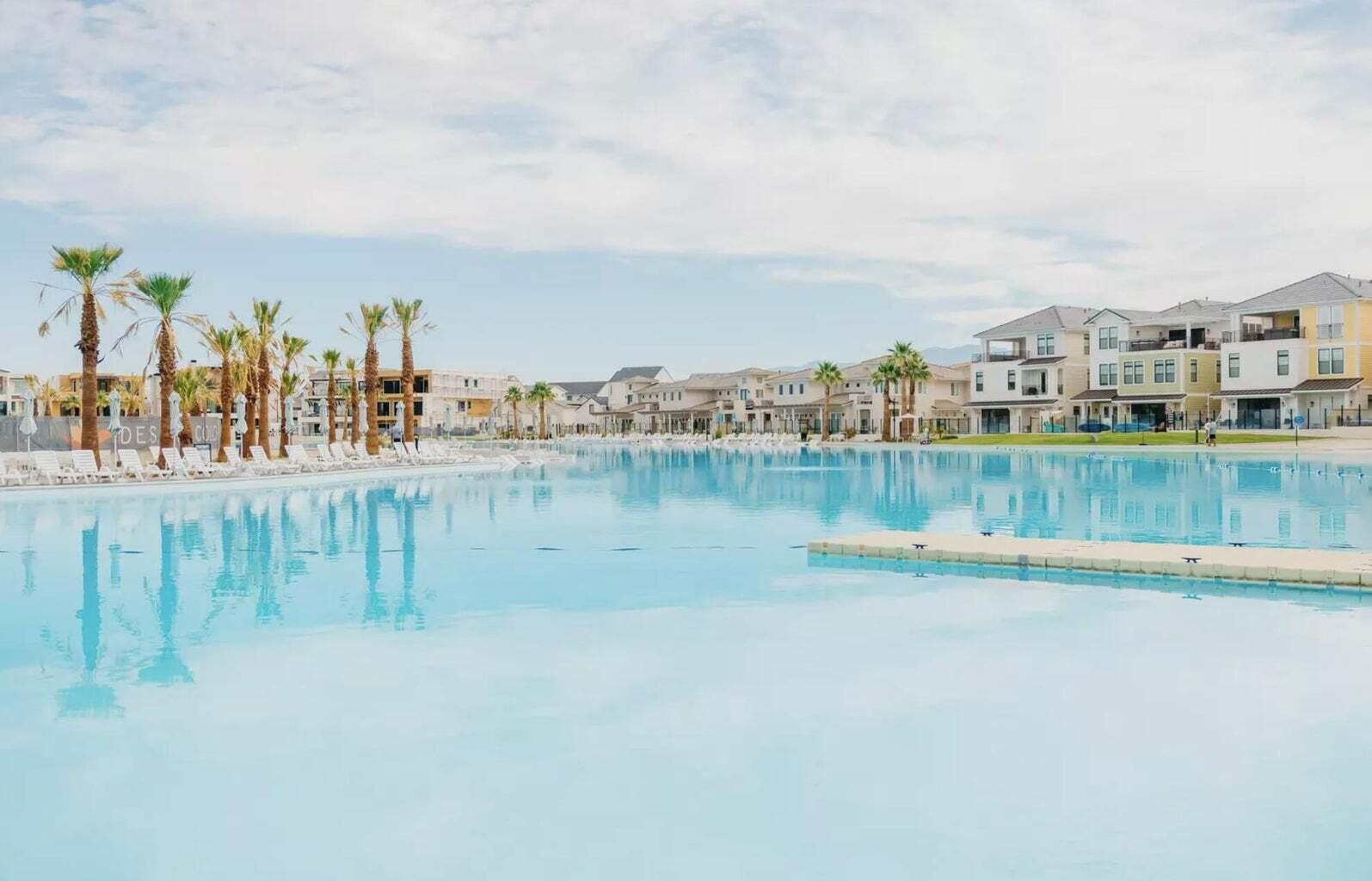 DESERT COLOR AUBURN HILLS CONDOMINIUMS - Residential
