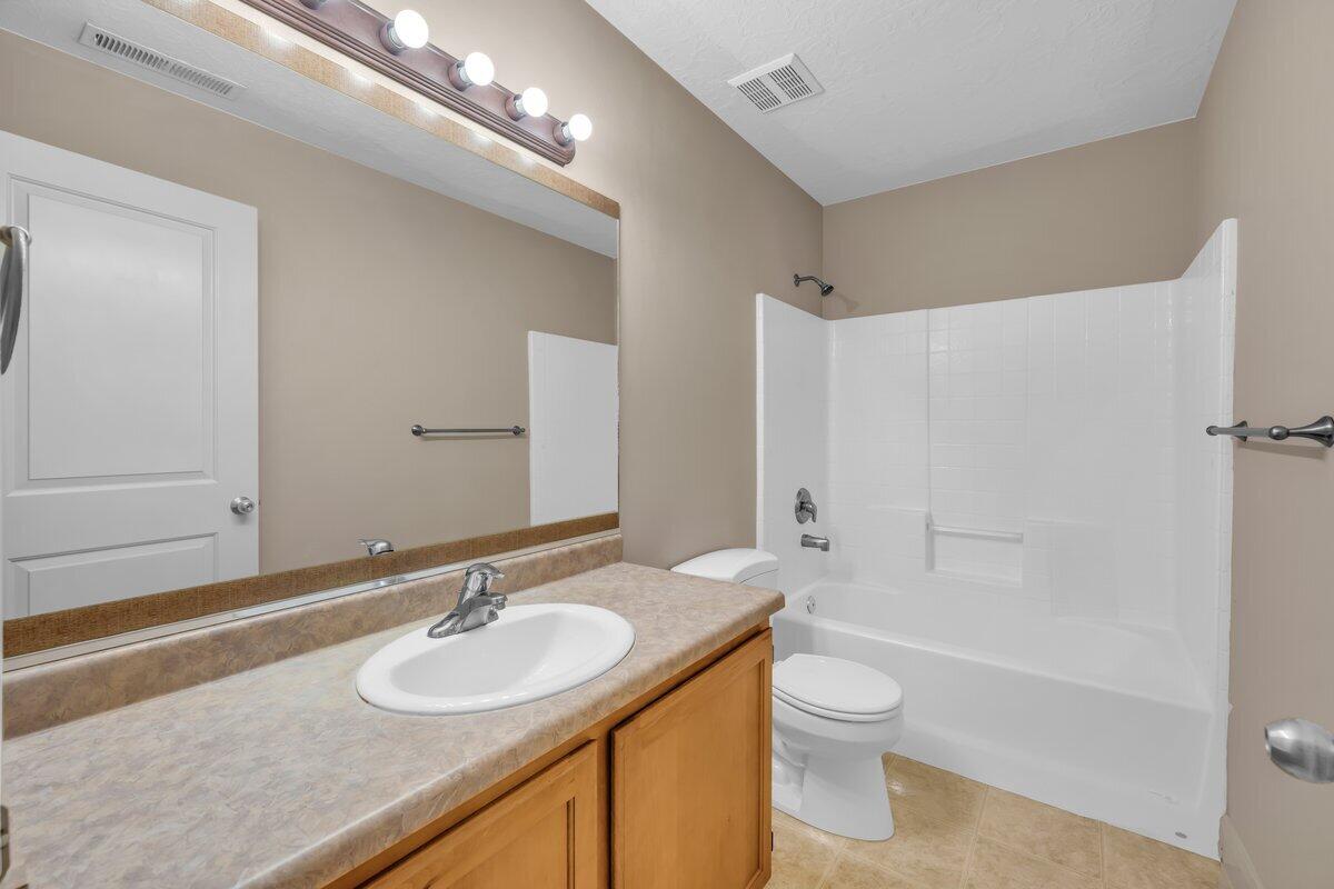 LA VENITA CONDOS - Residential