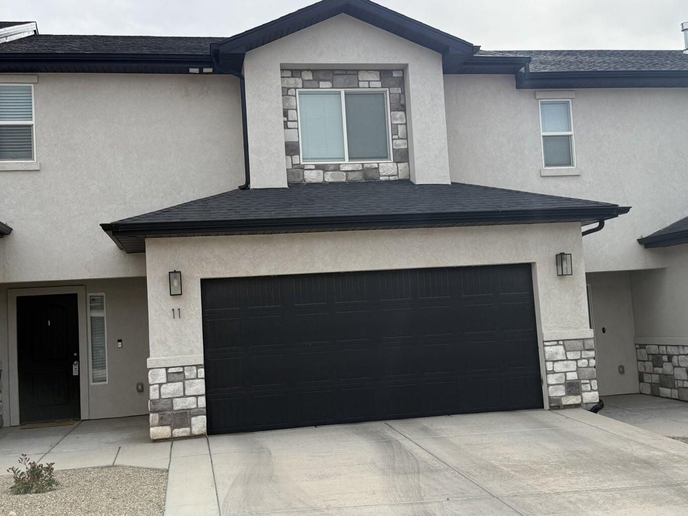 Beautiful townhome in a great location. Very private patio accessed through the great room. Spacious, open kitchen/great room. 1/2 bath on the main level. Generous room sizes! And check out the amenities: pickle ball court, dog park, pavilion, playground and picnic area!