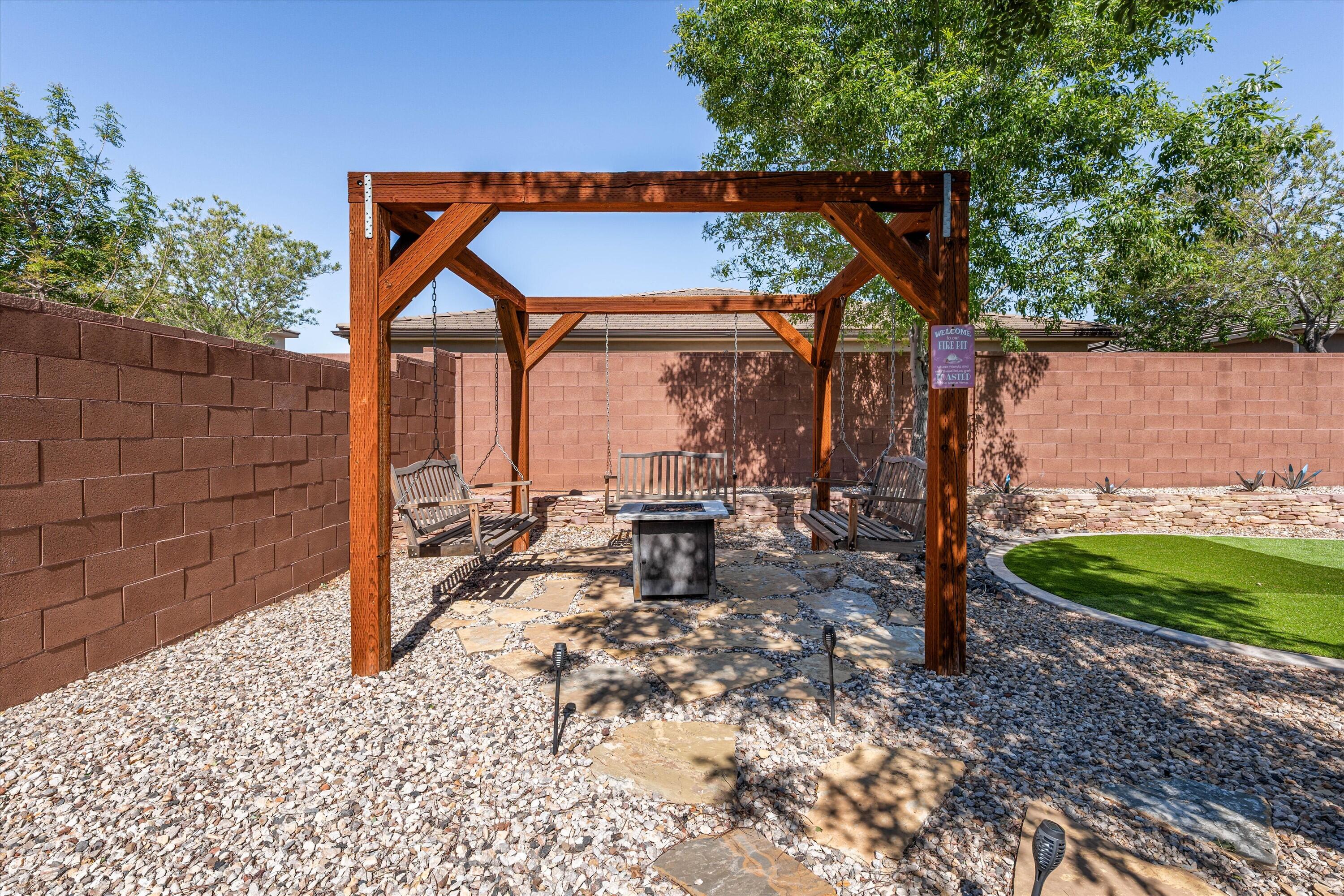 DESERT CREST - Residential
