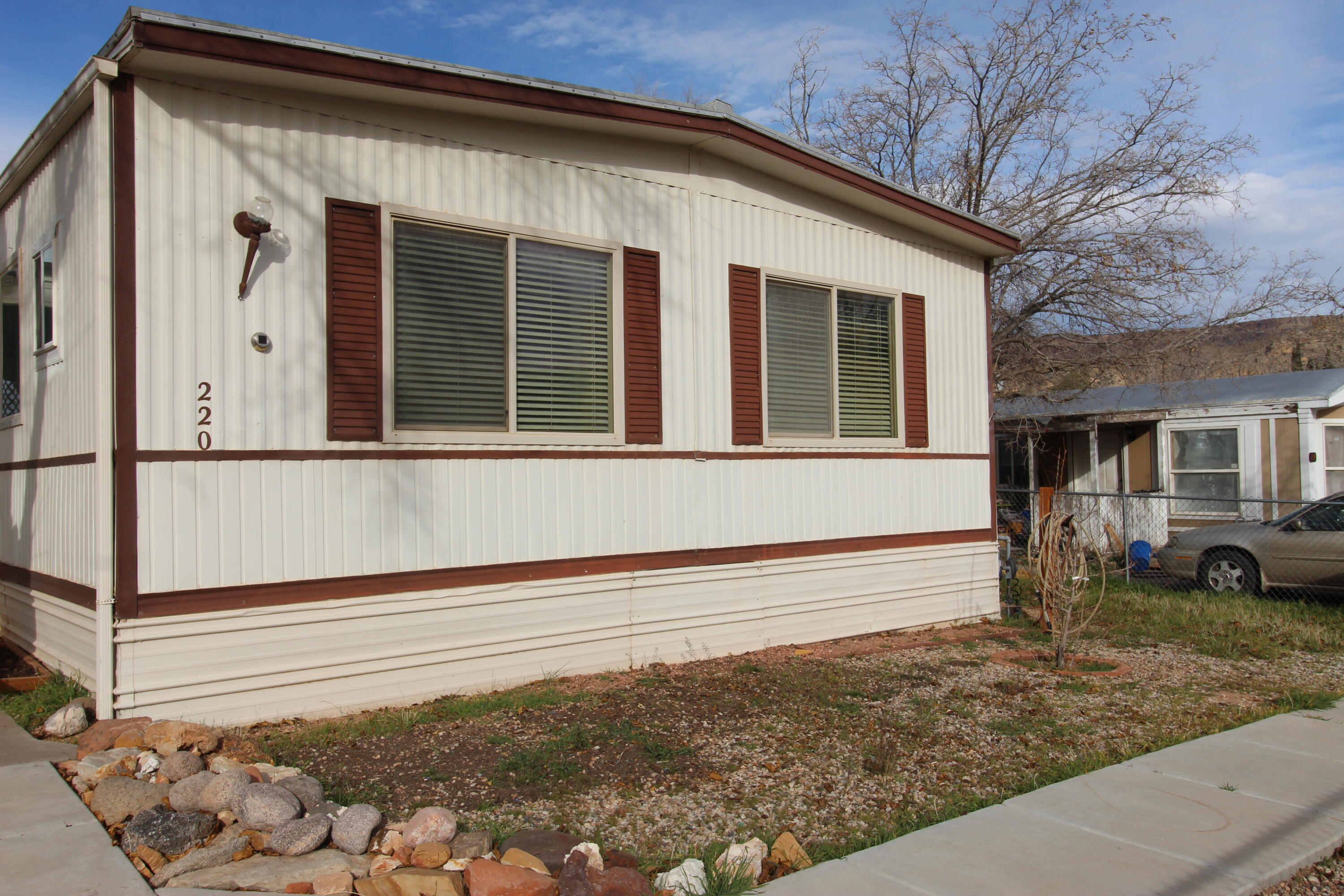 ORAL D & MINNIE E STOWELL - Residential