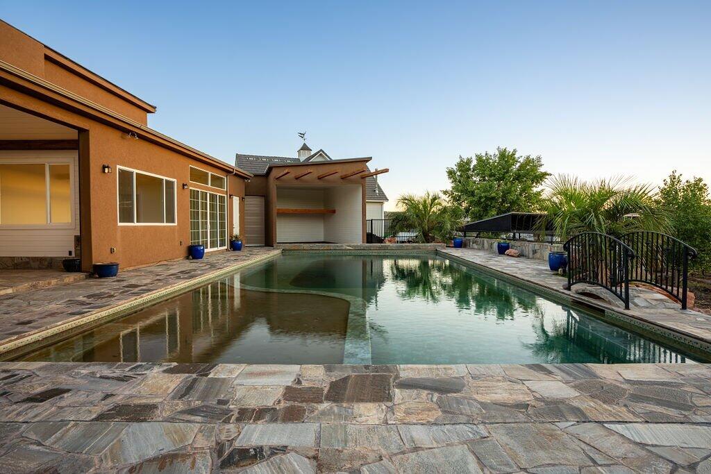 PINE VIEW ESTATES - Residential