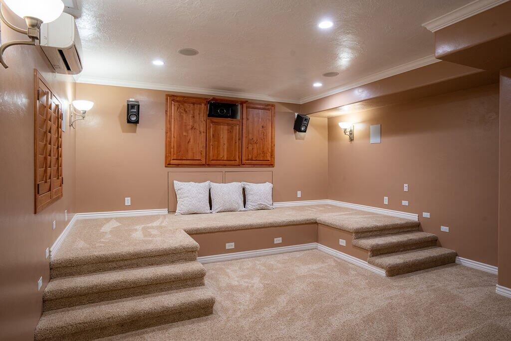 PINE VIEW ESTATES - Residential