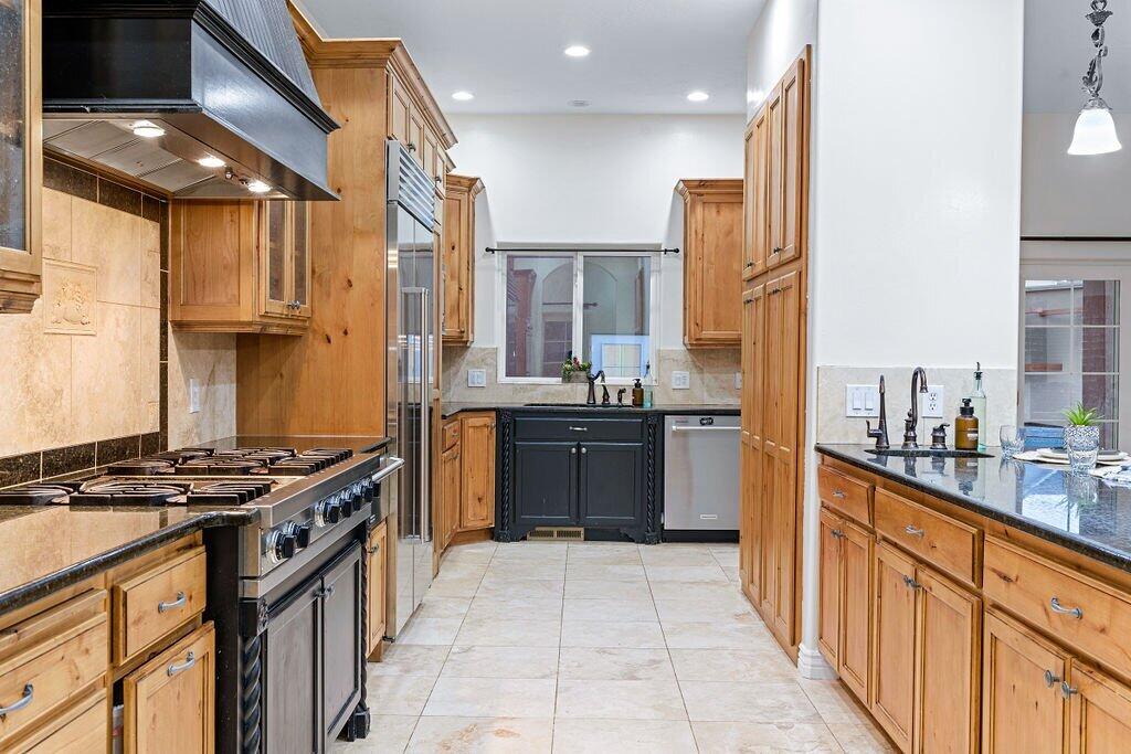 PINE VIEW ESTATES - Residential