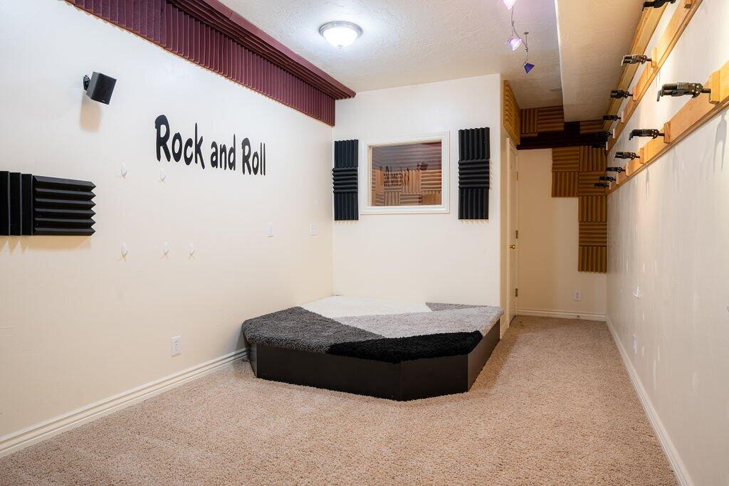 PINE VIEW ESTATES - Residential