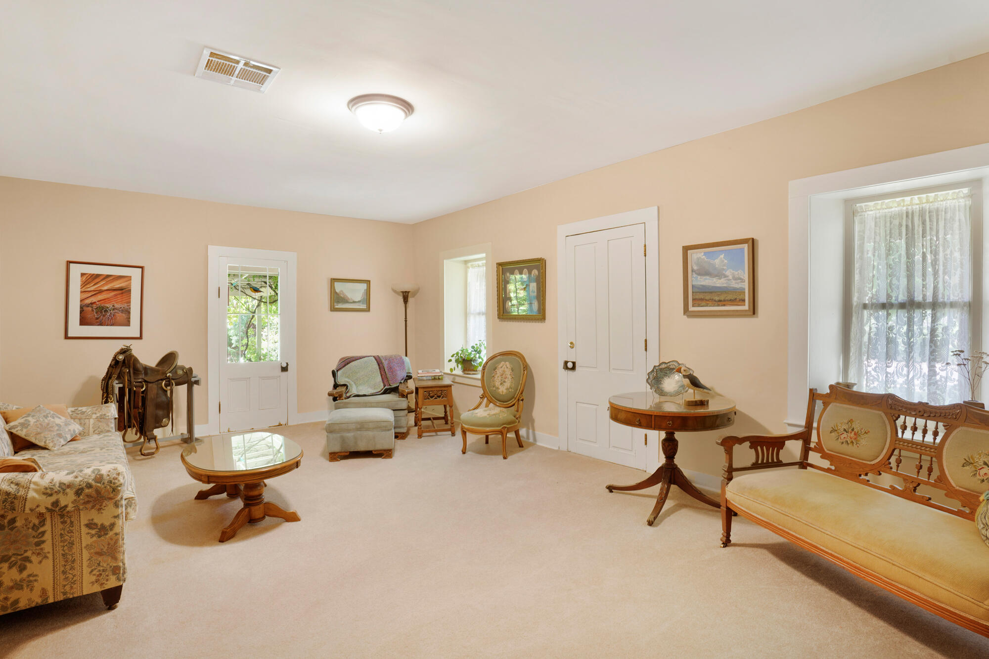 TOQUERVILLE TOWNSITE - Residential