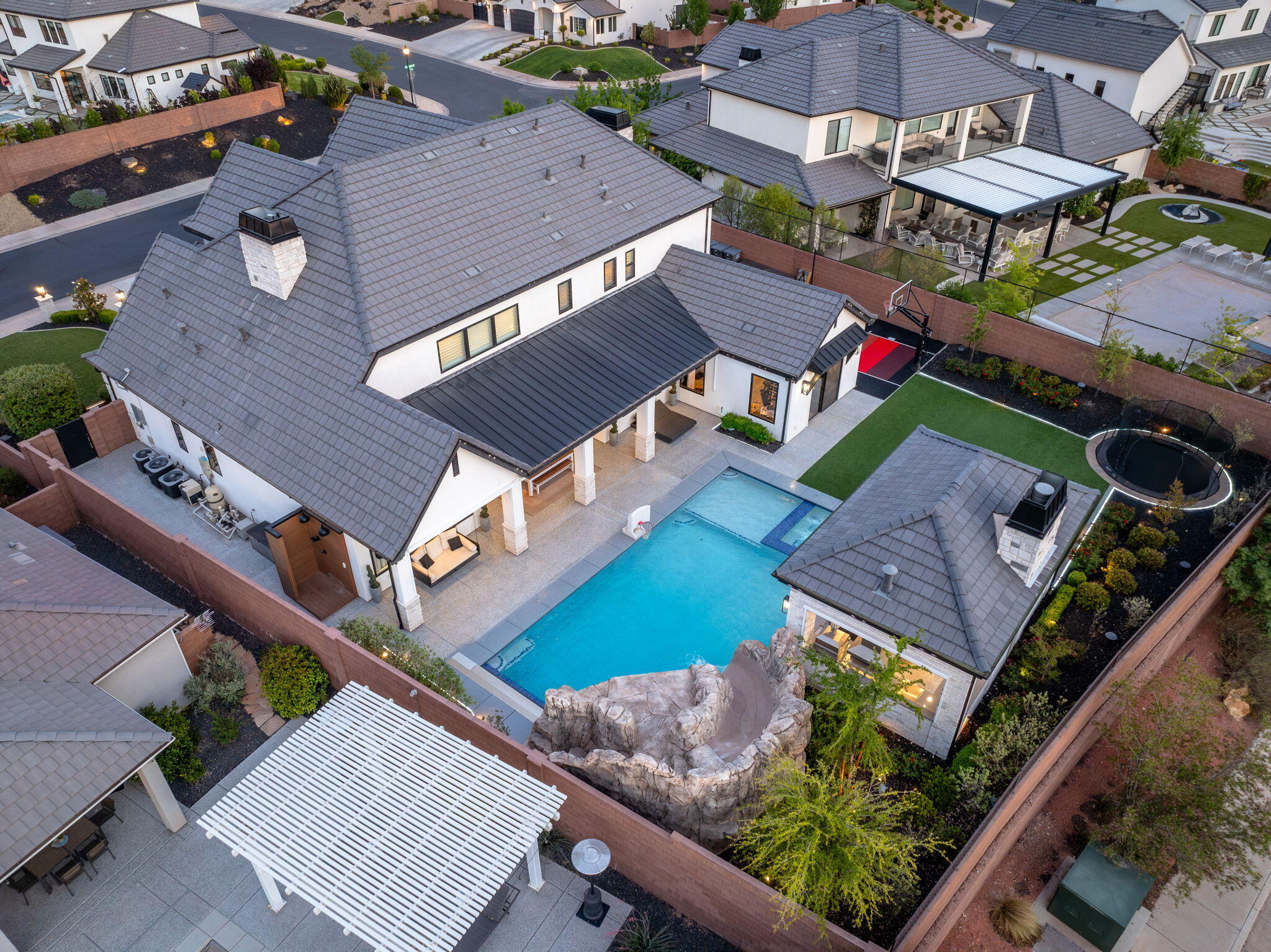MAPLE ESTATES - Residential