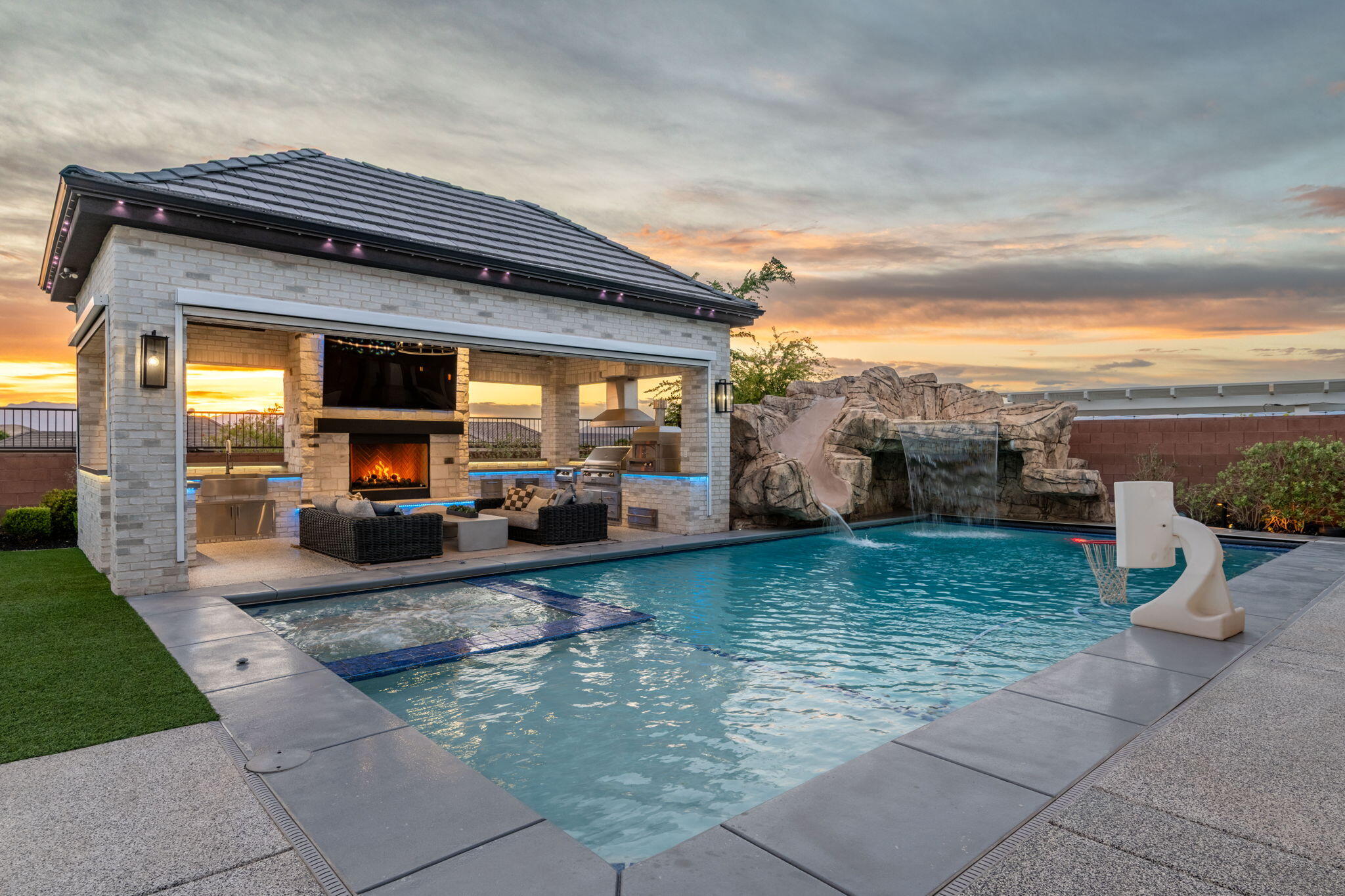 MAPLE ESTATES - Residential
