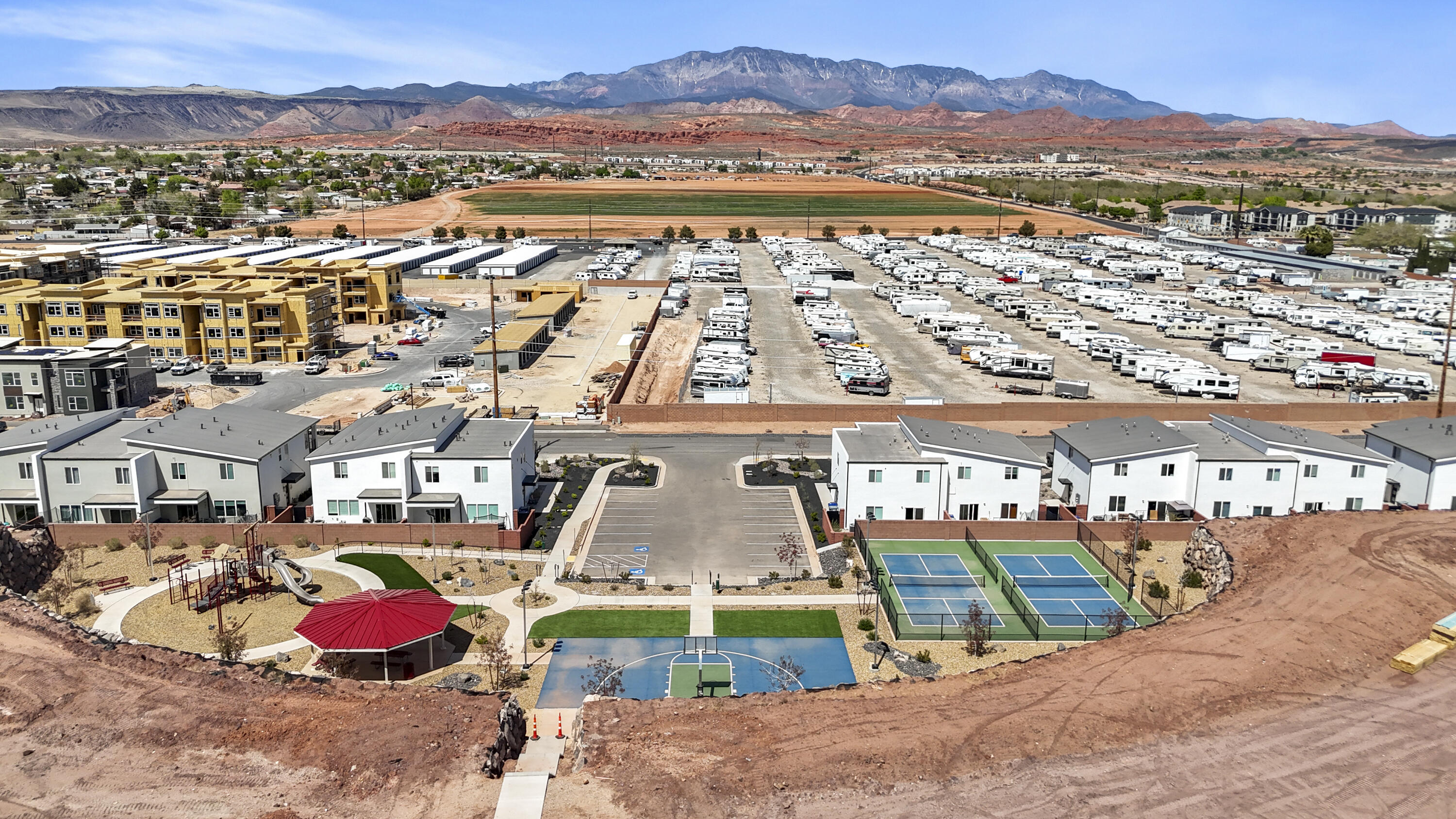 DESERT RIDGE ESTATES - Residential