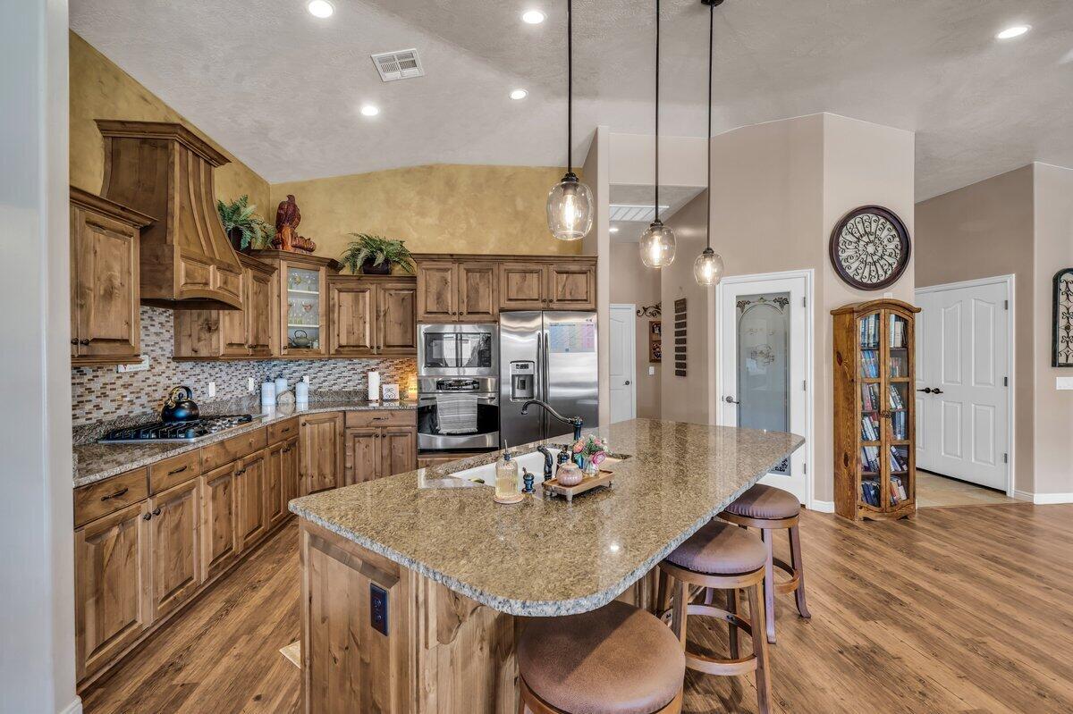 QUAIL COVE - Residential