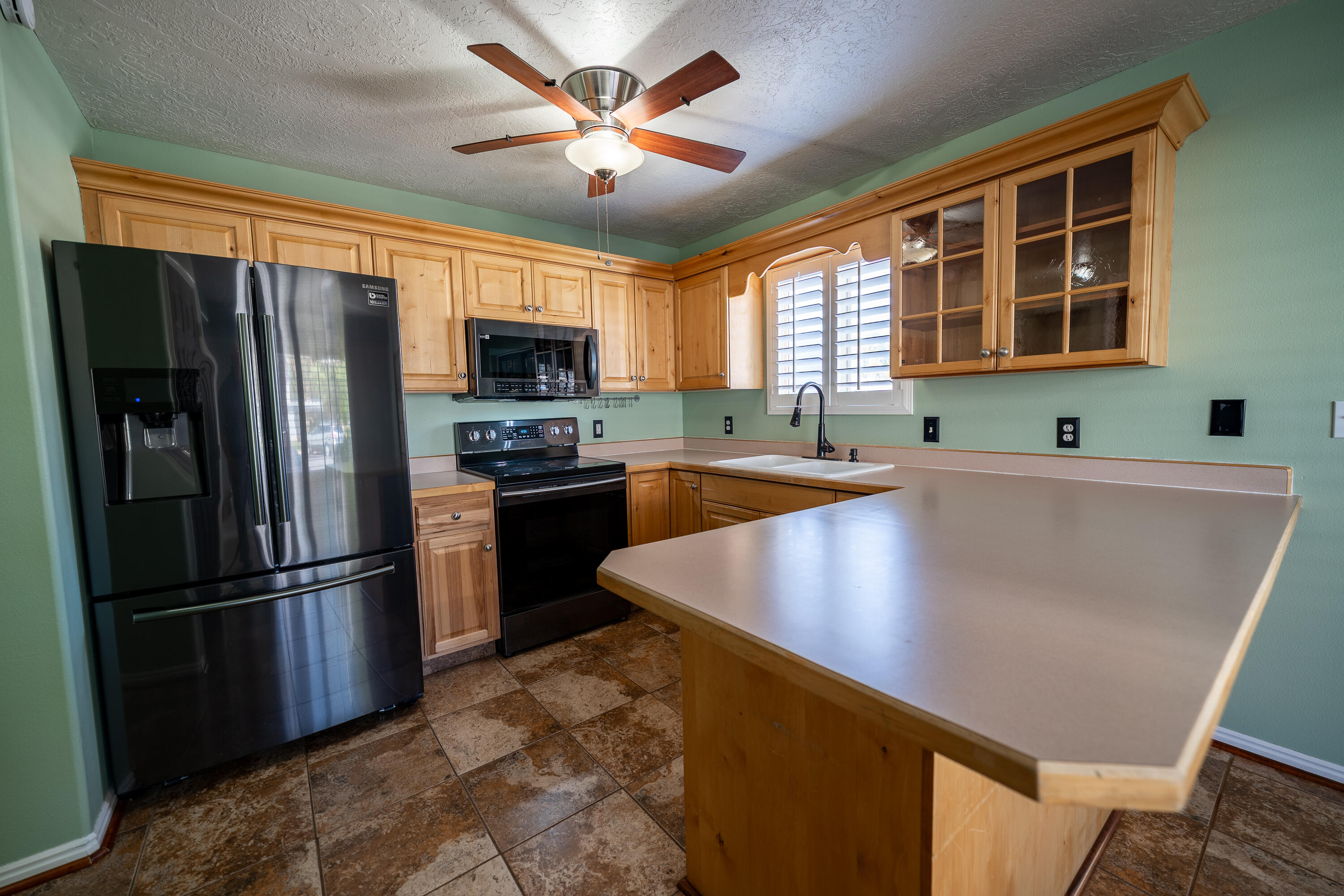 LEXINGTON HILLS TOWNHOMES - Residential