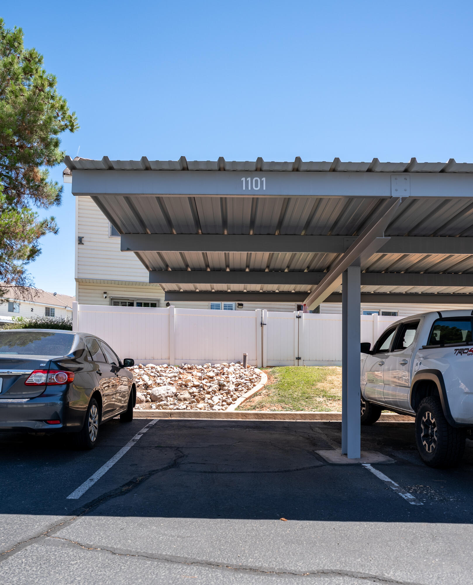 LEXINGTON HILLS TOWNHOMES - Residential