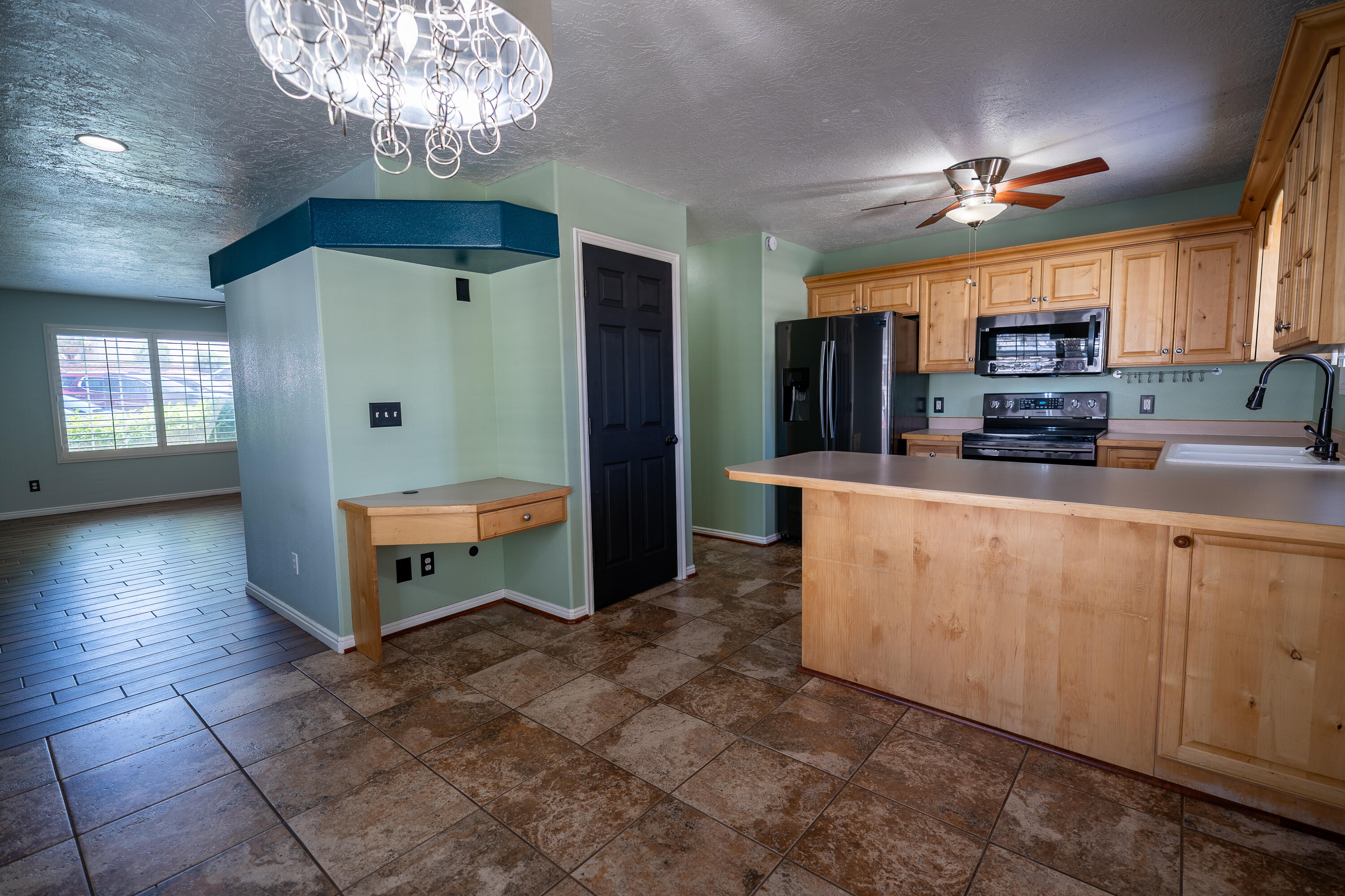 LEXINGTON HILLS TOWNHOMES - Residential